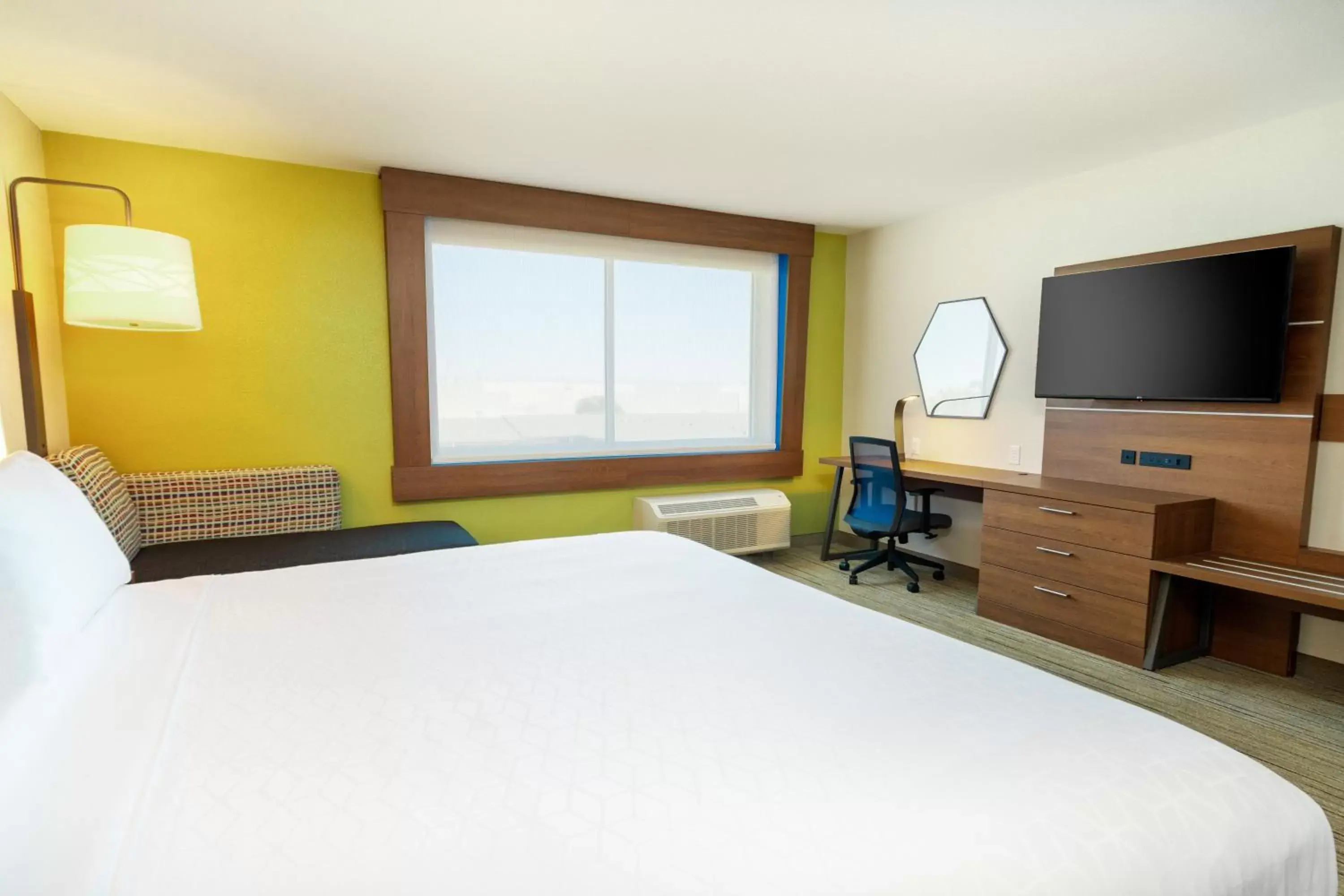 Photo of the whole room, Bed in Holiday Inn Express & Suites - Las Vegas - E Tropicana, an IHG Hotel
