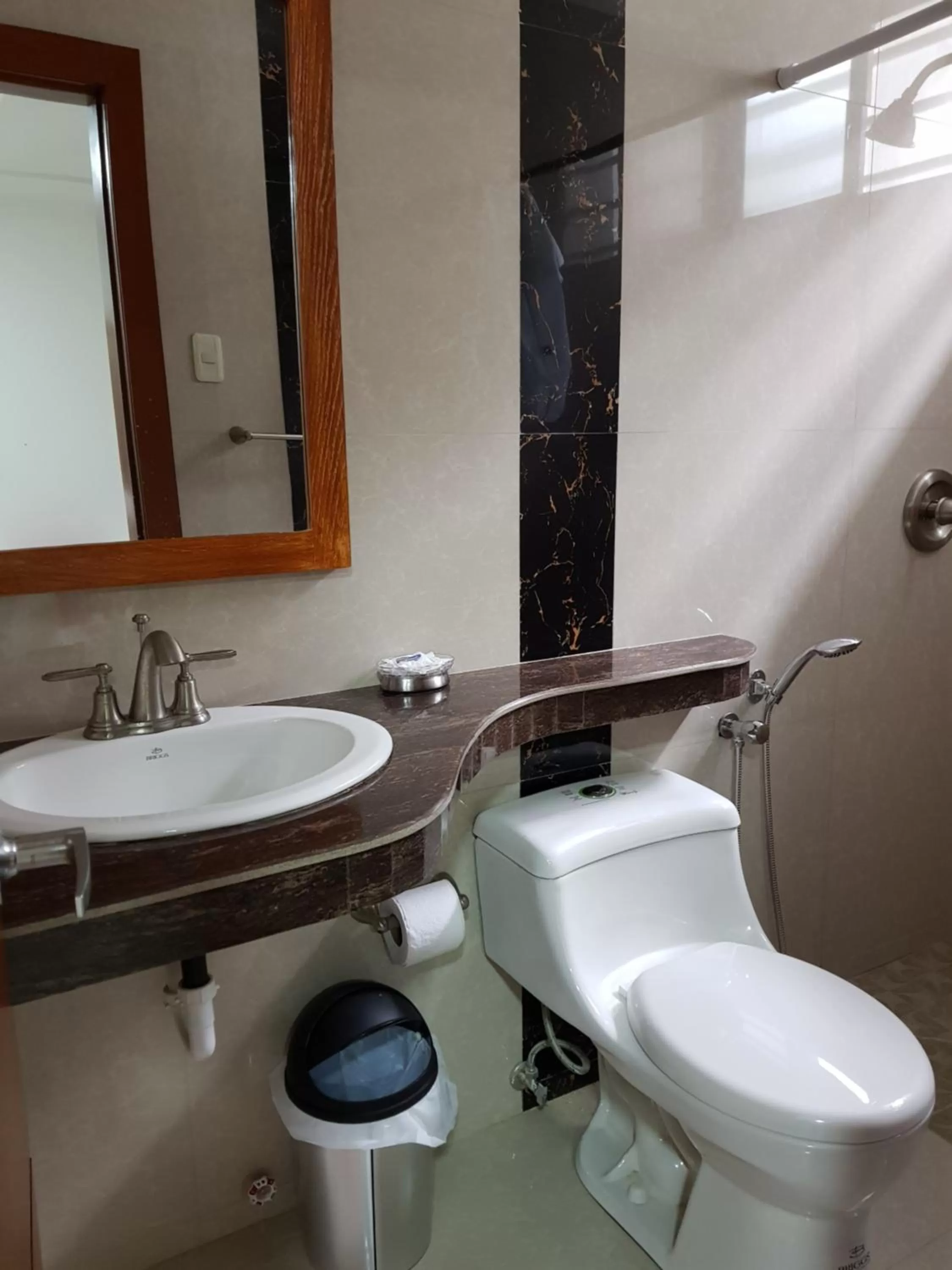 Bathroom in Hotel Apart Guayaquil Aeropuerto