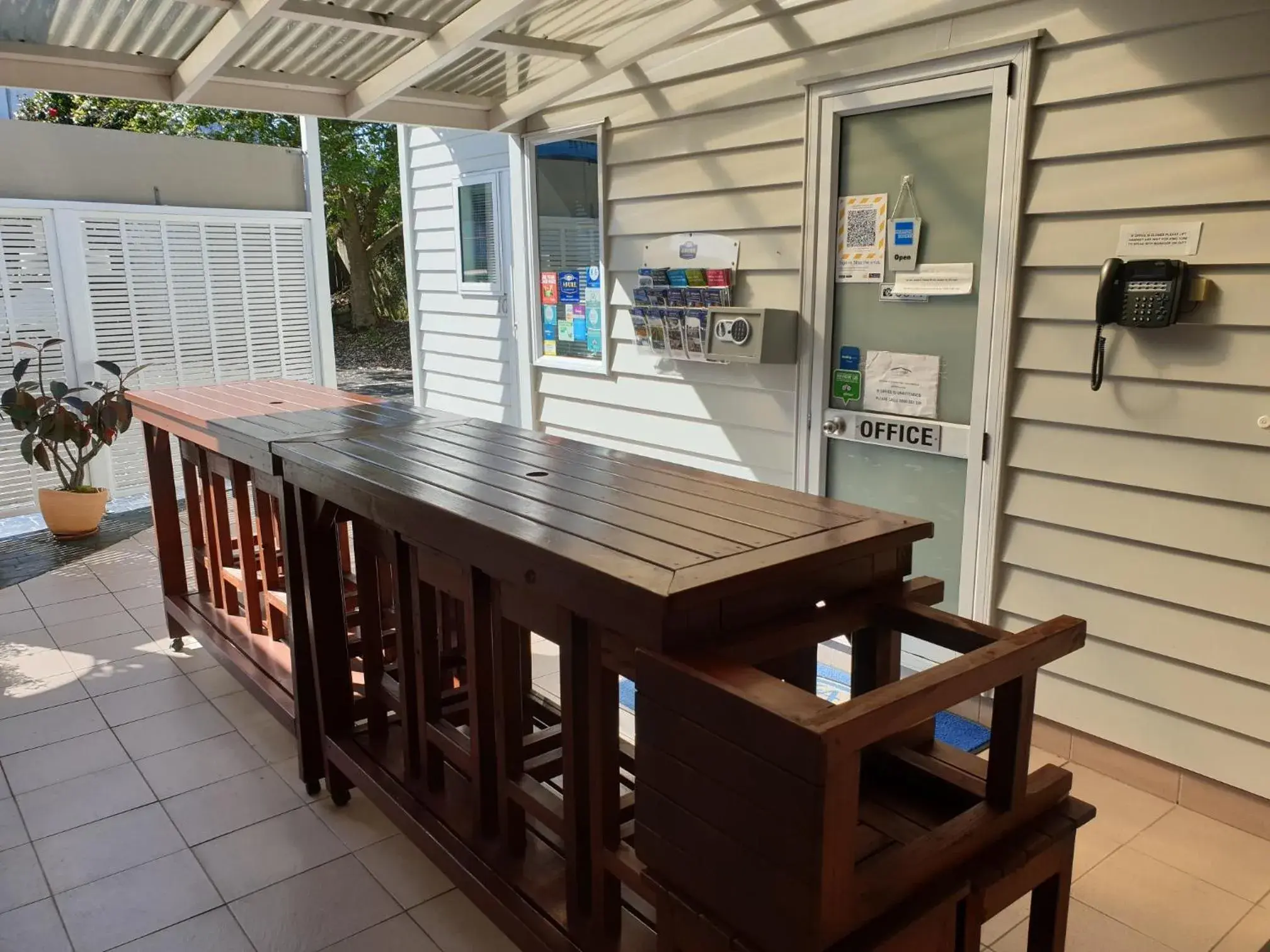 Lobby or reception in At Eden Park Motel