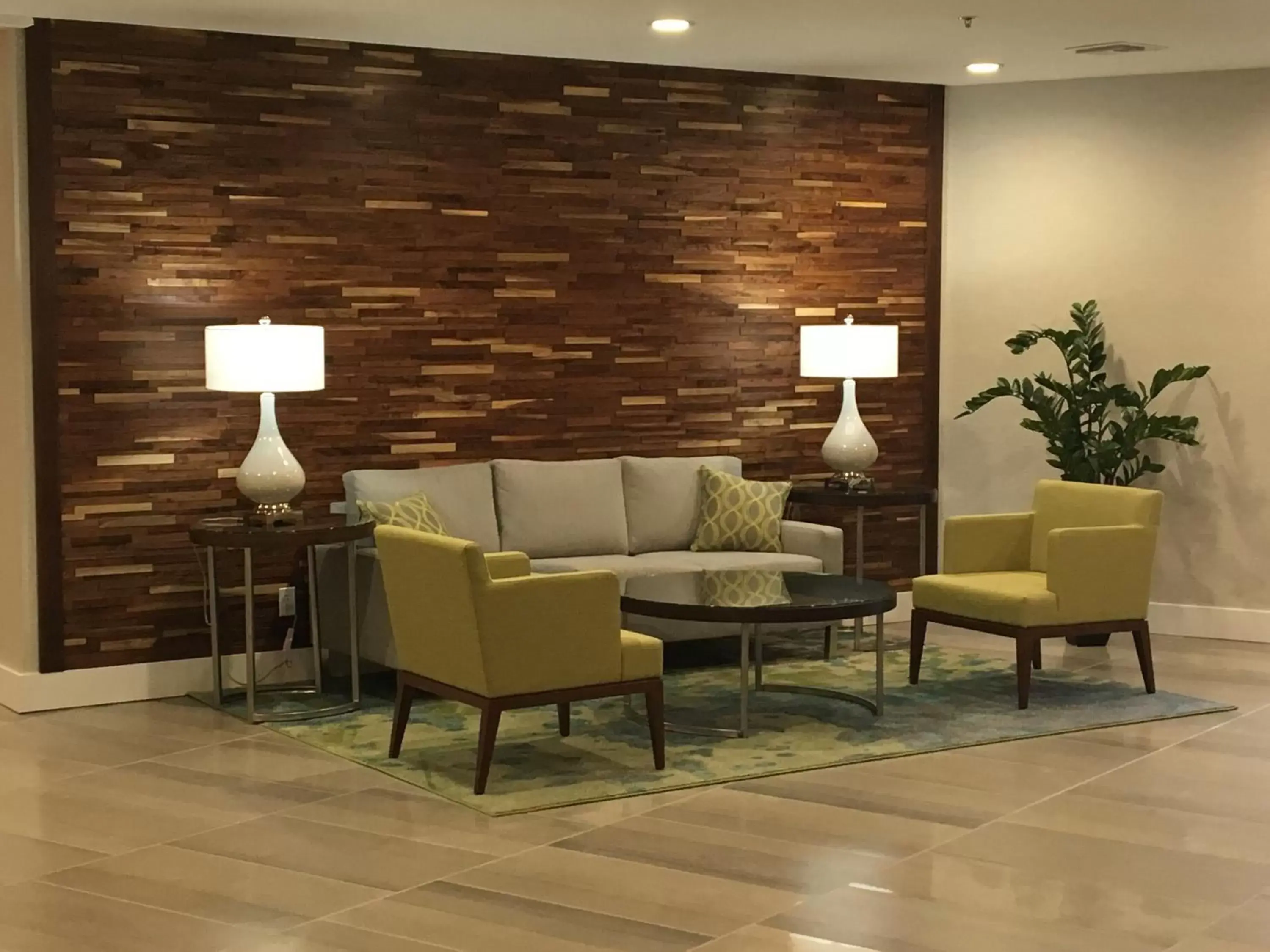 Property building in Holiday Inn Hotel & Suites Daytona Beach On The Ocean by IHG Property building in Holiday Inn Hotel & Suites Daytona Beach On The Ocean by IHG