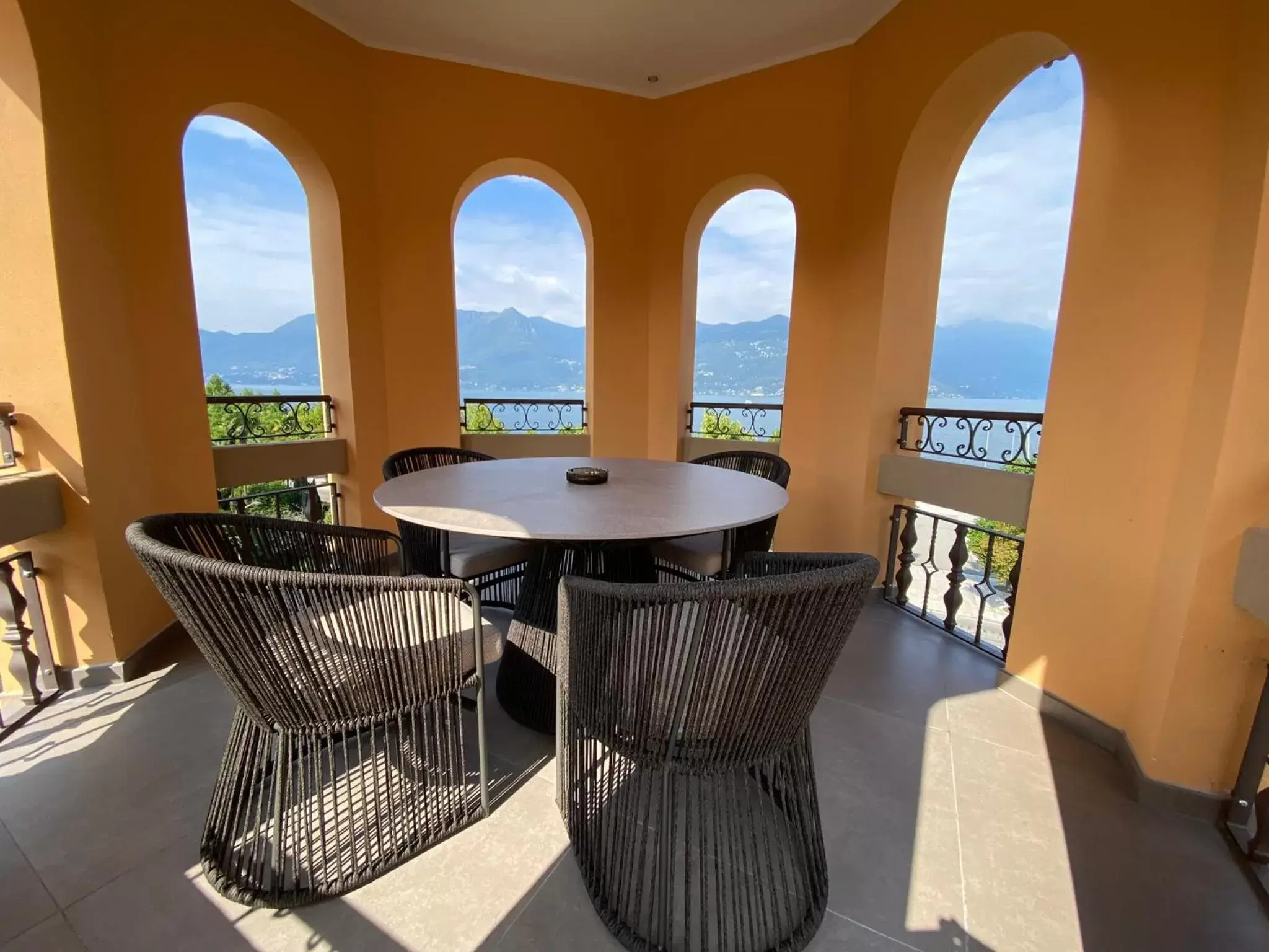 Balcony/Terrace in Camin Hotel Luino