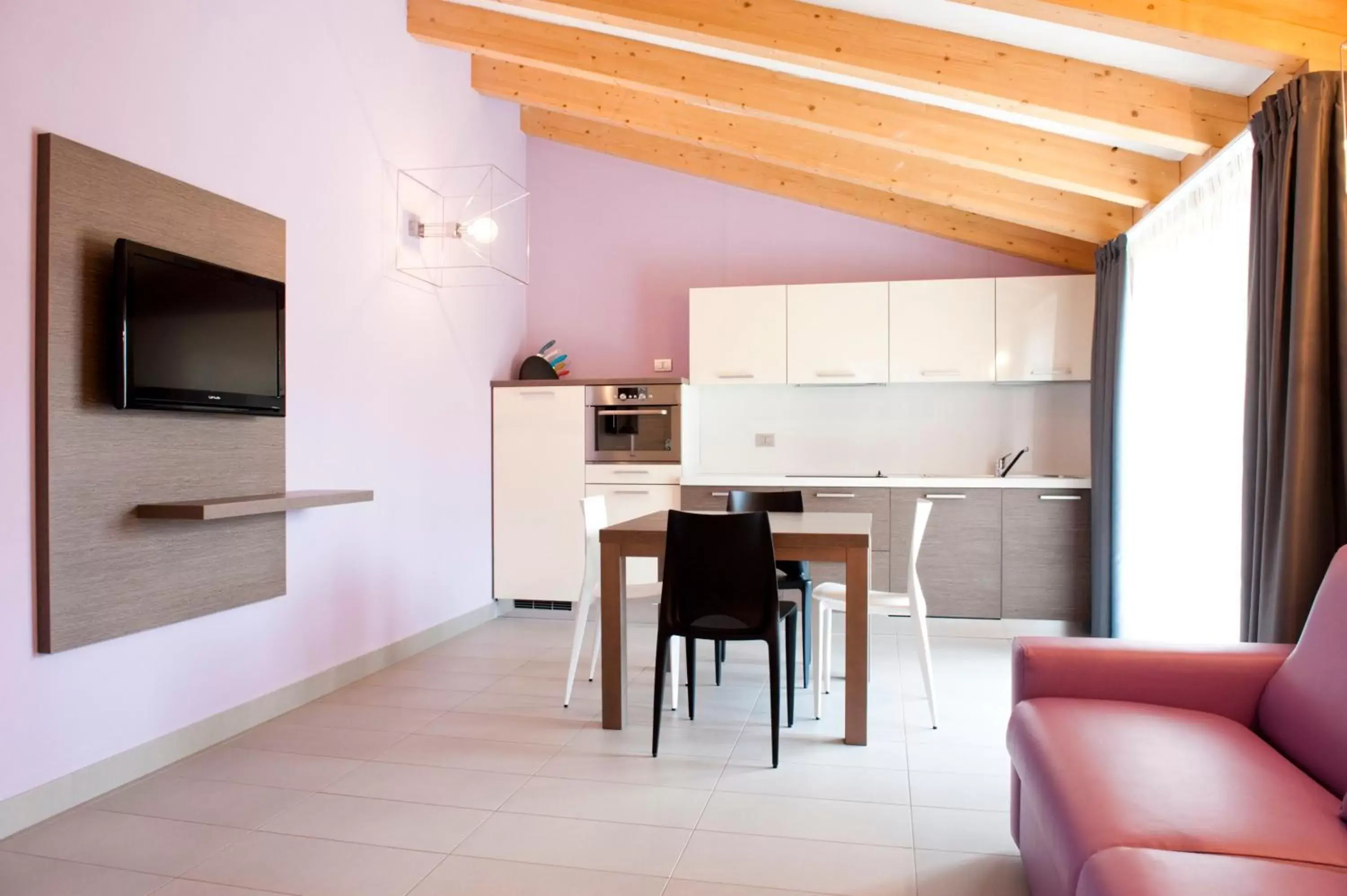 Kitchen or kitchenette, Dining Area in Residence Desiree