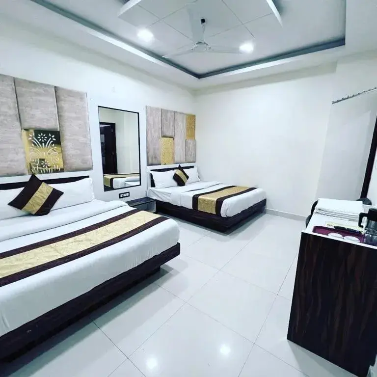 Family Room - single occupancy in Hotel Sehmi's Best Rest Inn