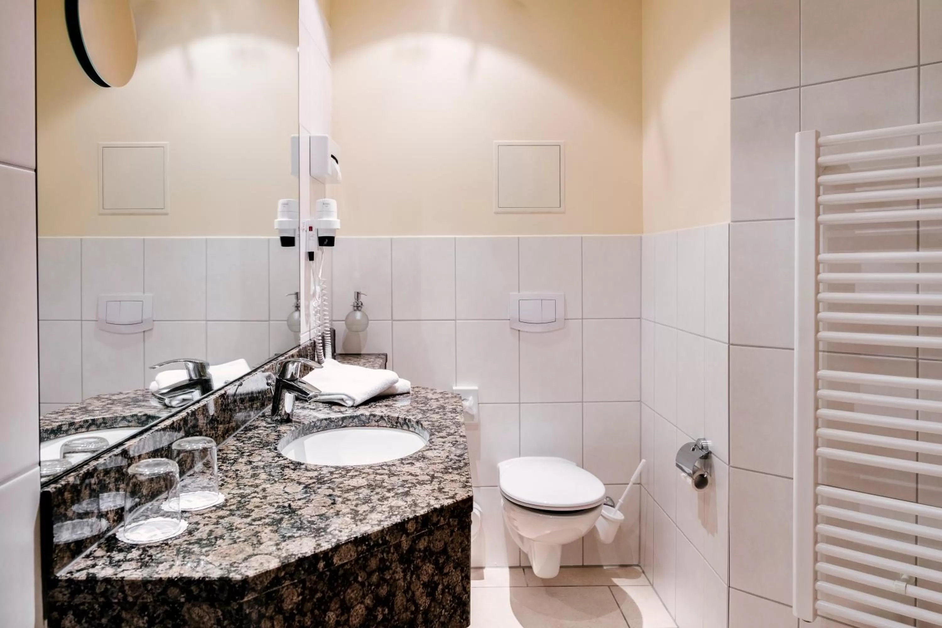 Bathroom in Hotel am Jungfernstieg