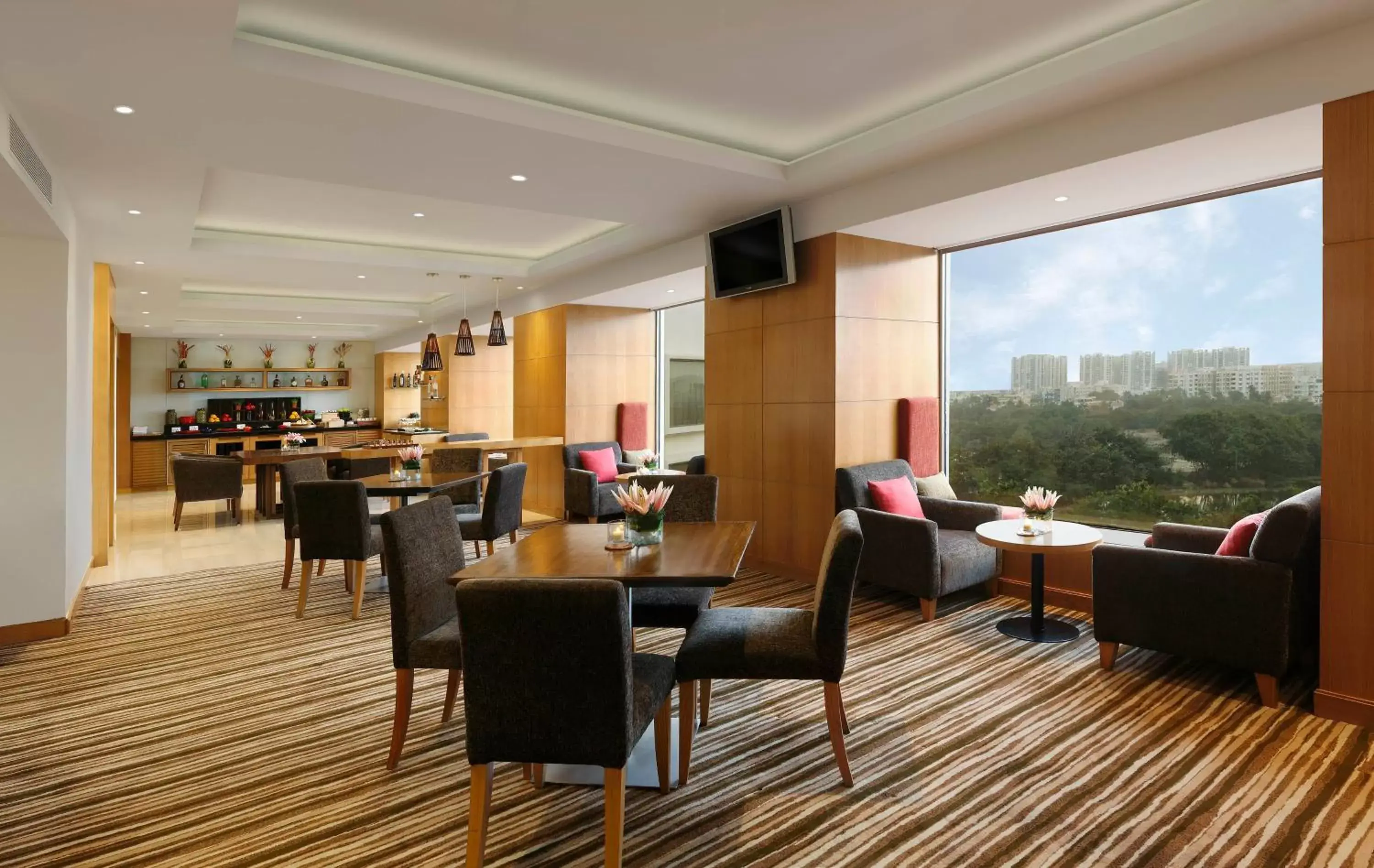 Lounge or bar, Restaurant/Places to Eat in Novotel Hyderabad Convention Centre