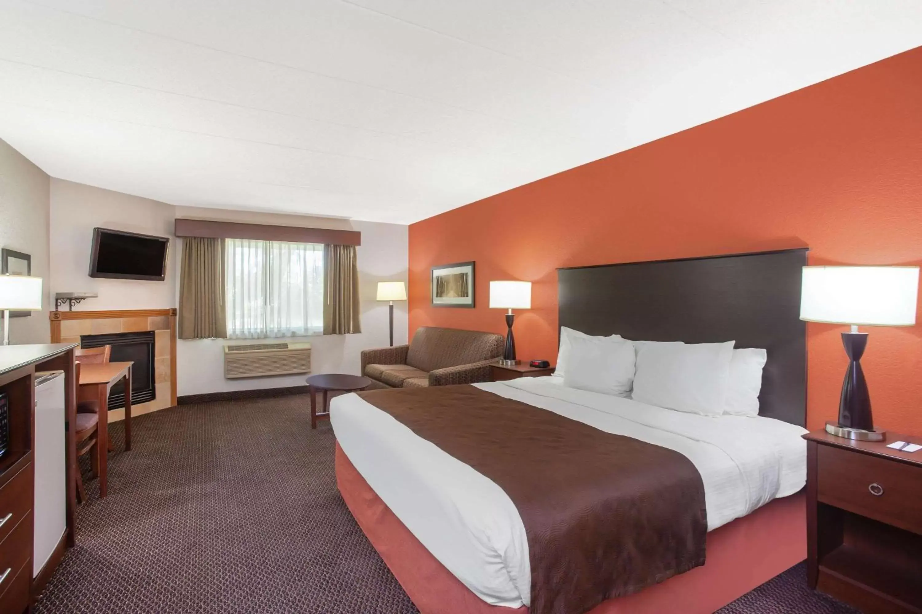 Photo of the whole room, Bed in AmericInn by Wyndham White Bear Lake St. Paul