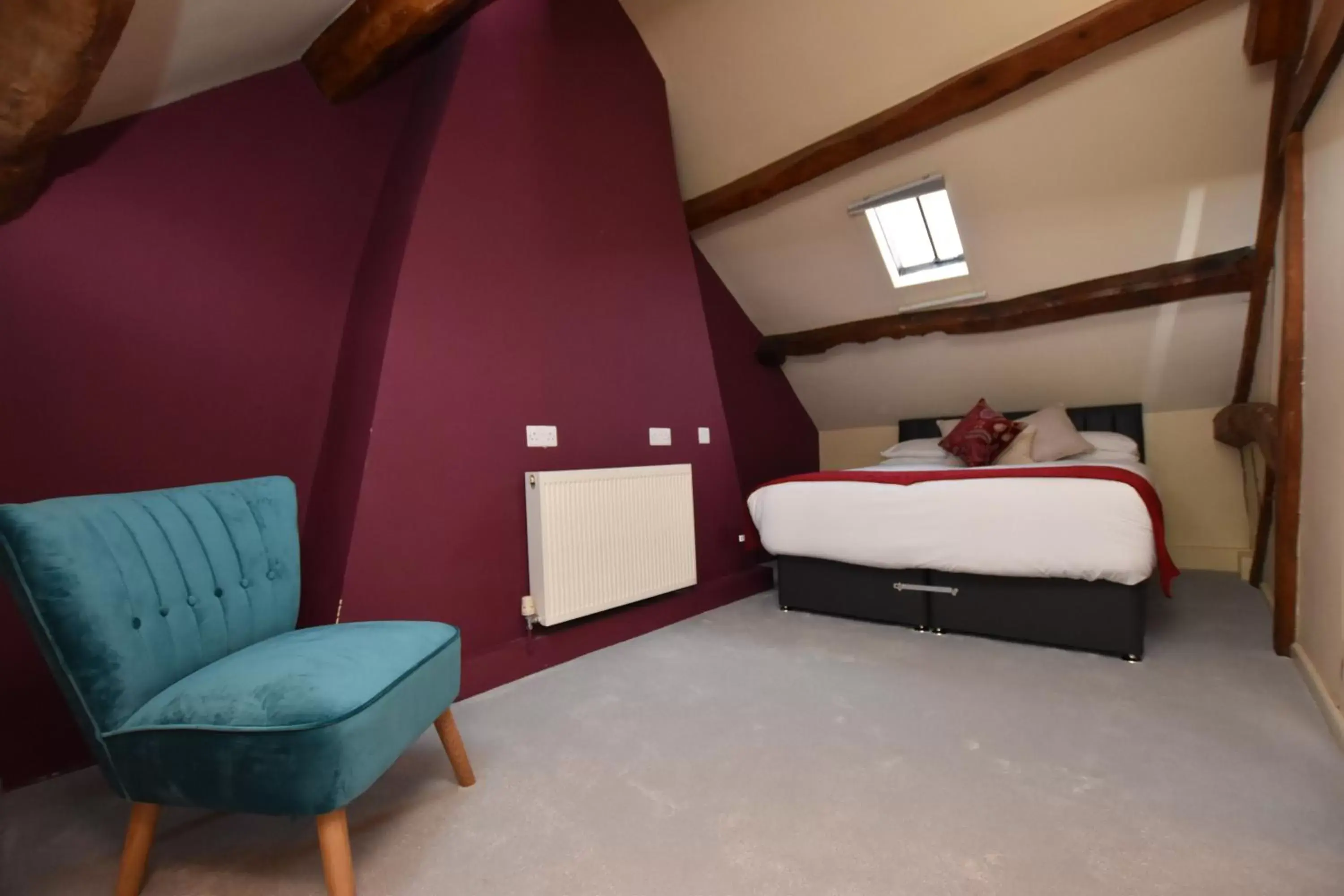 Bedroom, Bed in The Halford Bridge Inn