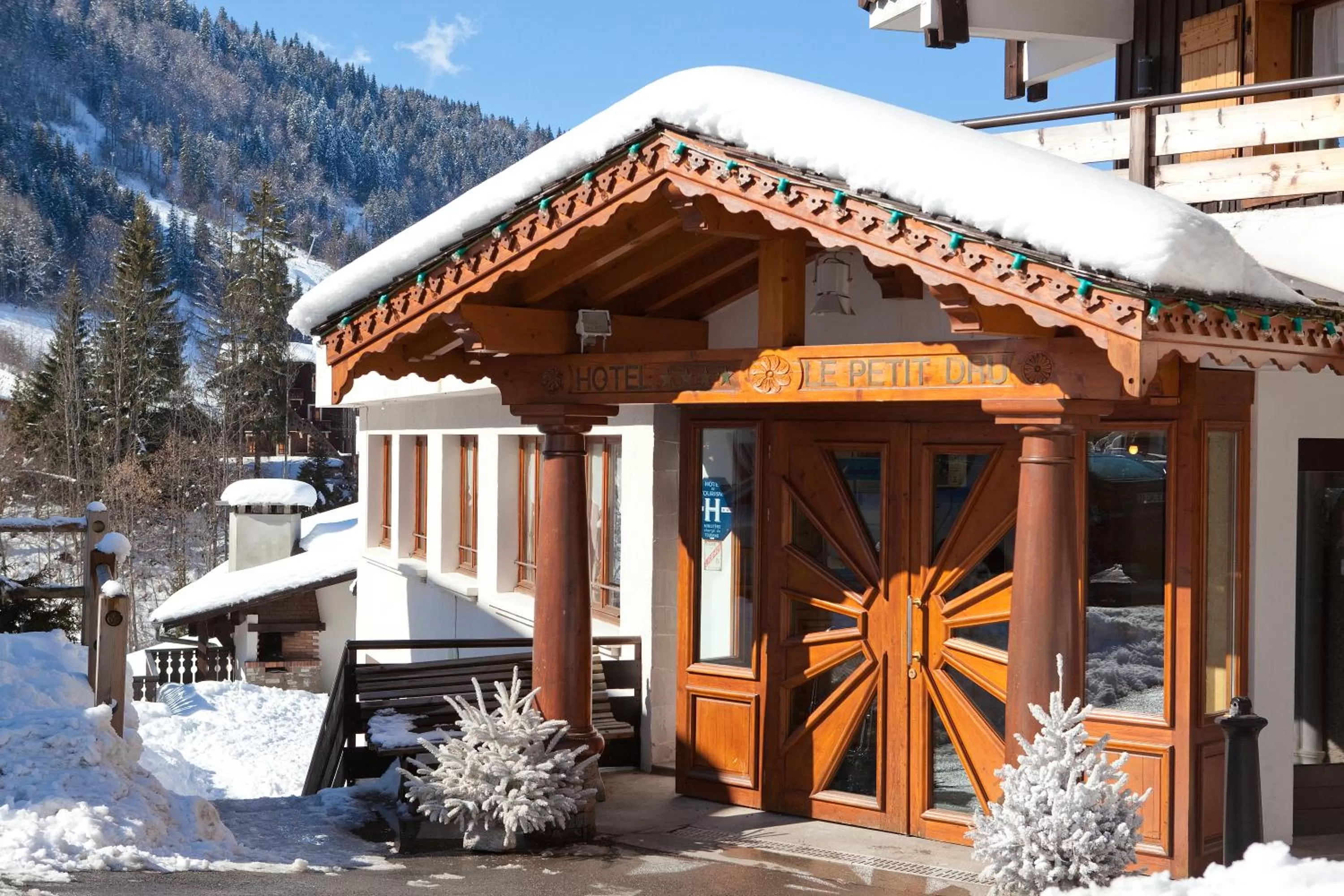 Facade/entrance in Hotel le Petit Dru