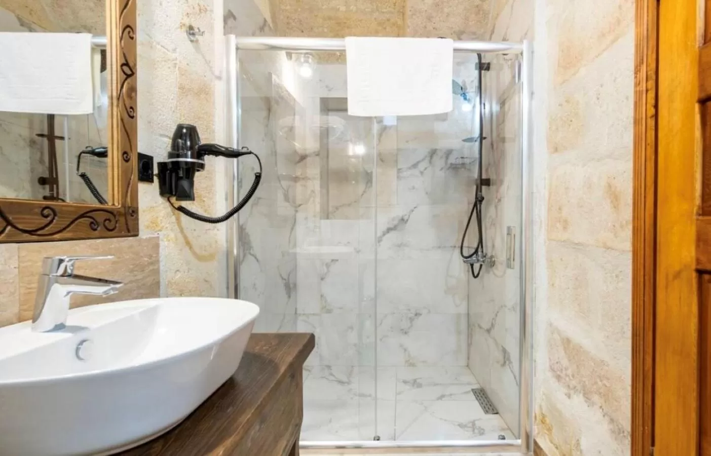 Shower in Uzay Cave Suite Hotel