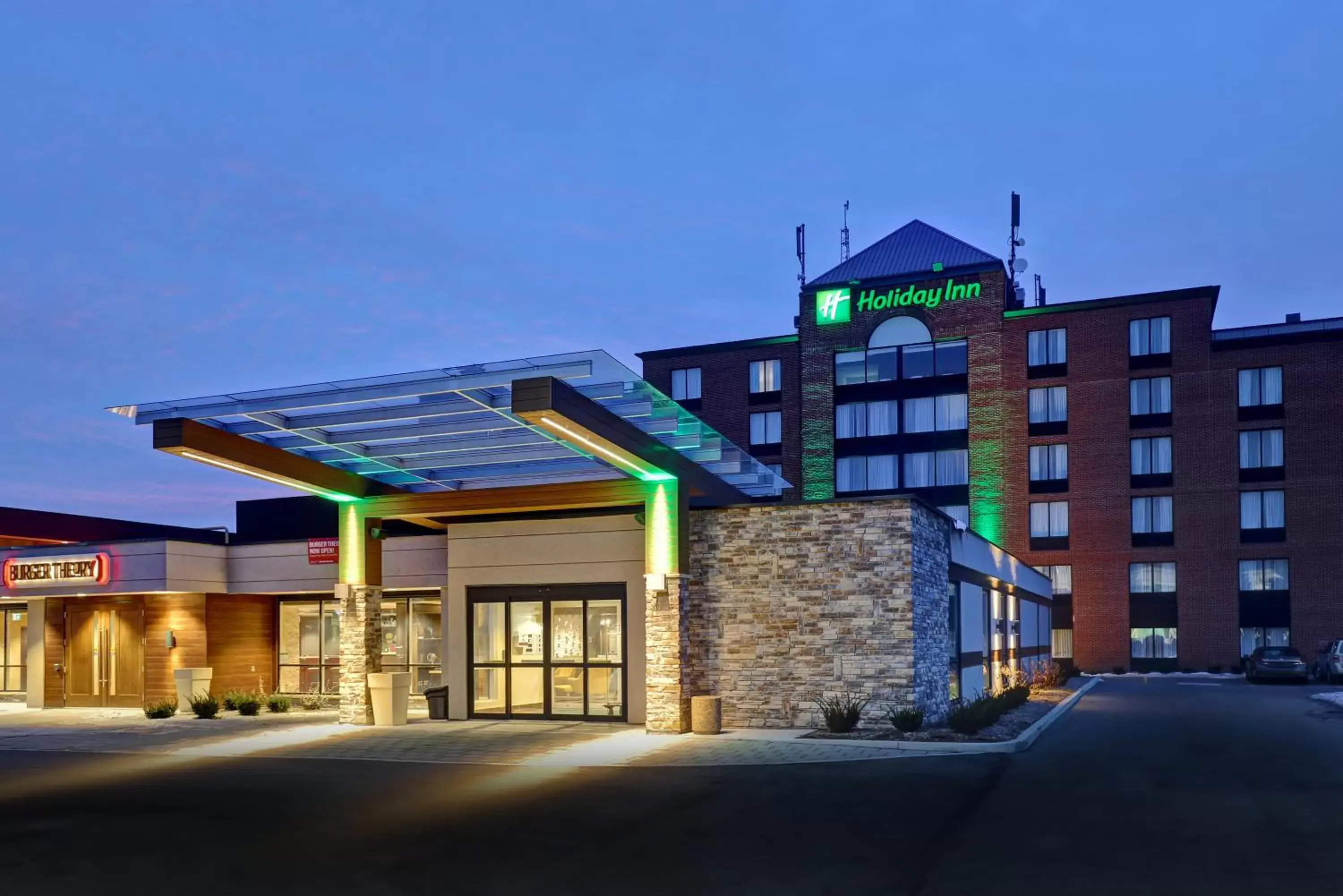 Property Building in Holiday Inn - Mississauga Toronto West, an IHG Hotel