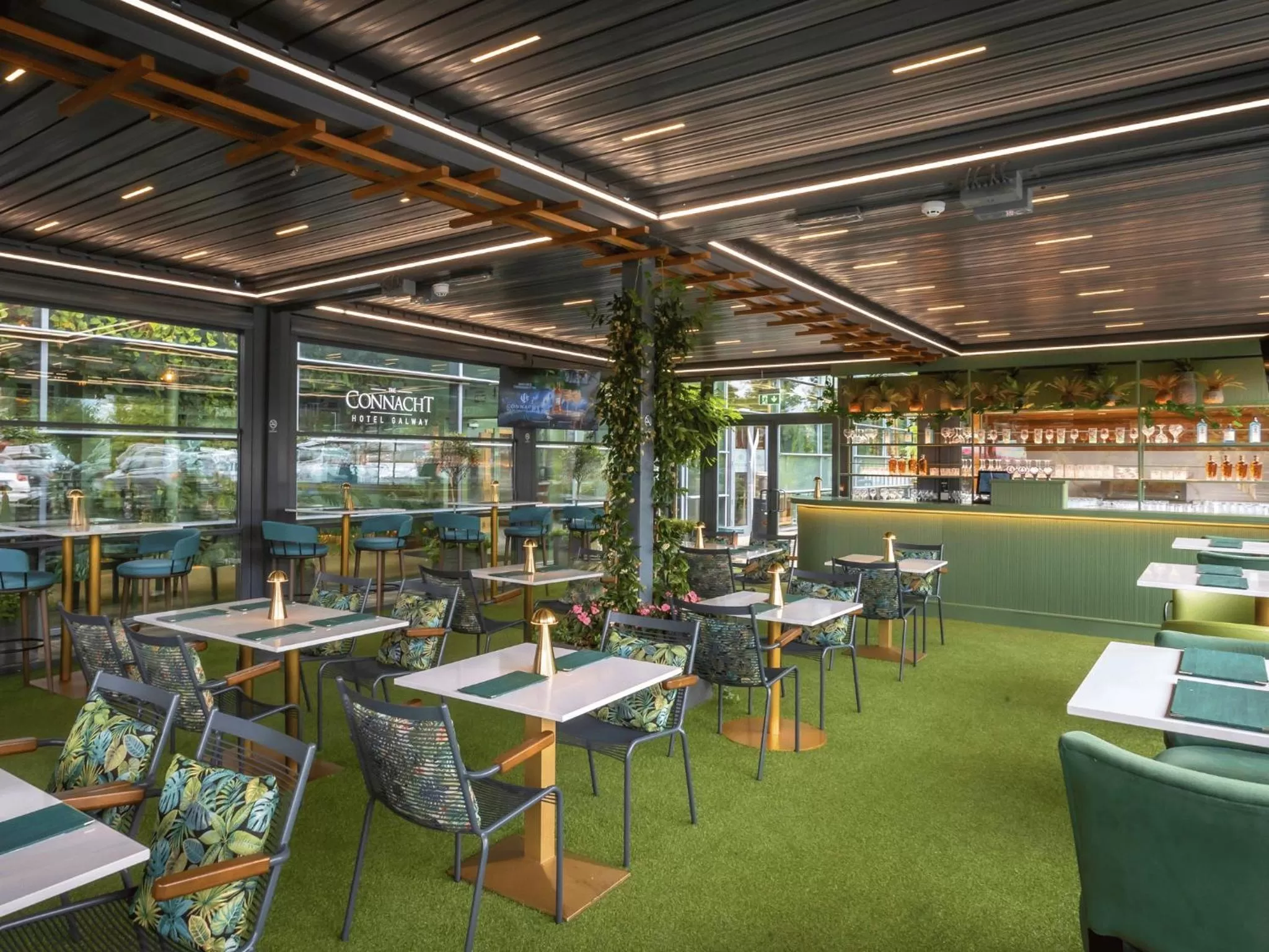 Restaurant/places to eat in The Connacht Hotel