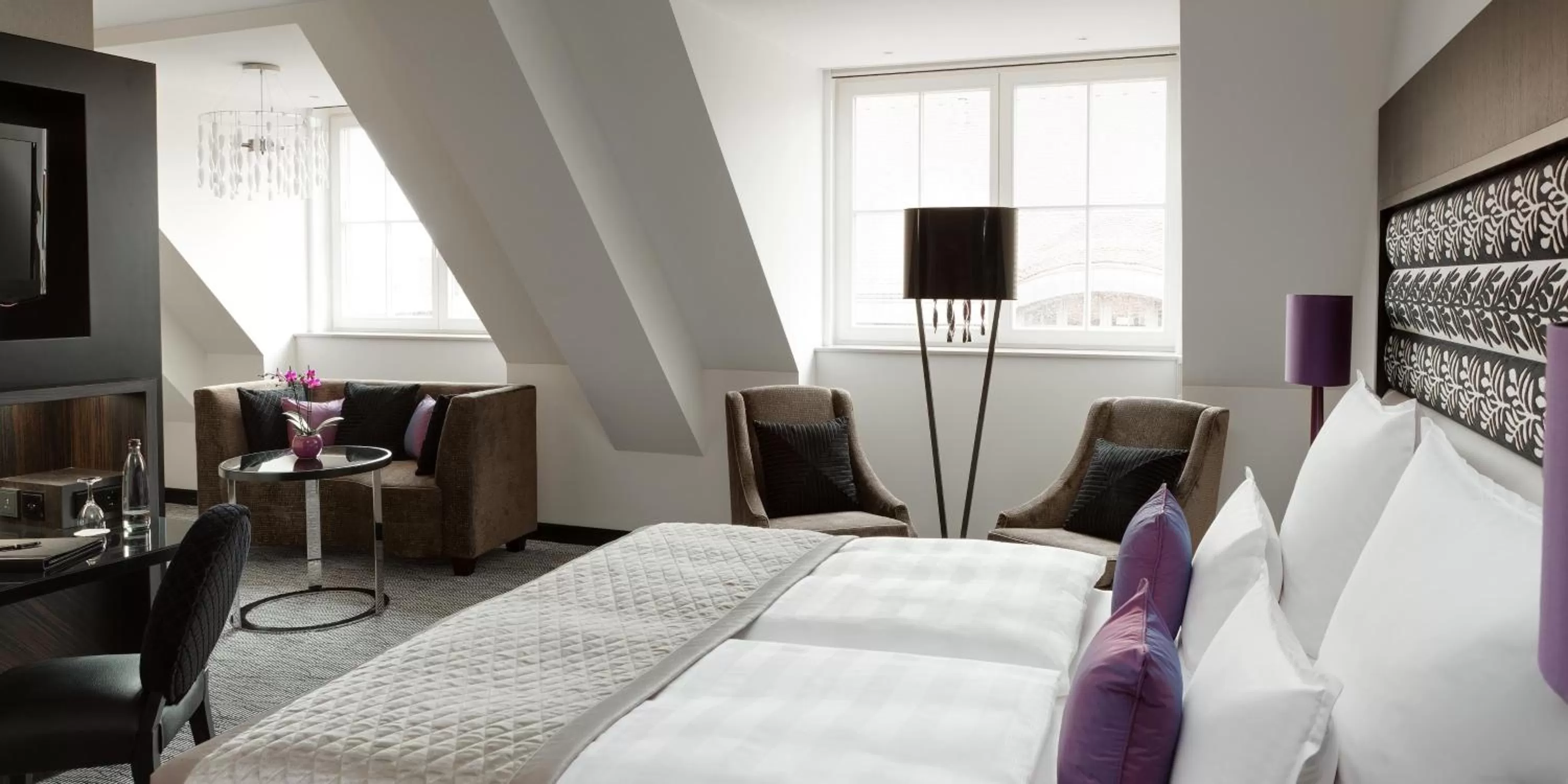 Photo of the whole room, Bed in Steigenberger Icon Grandhotel Handelshof Leipzig