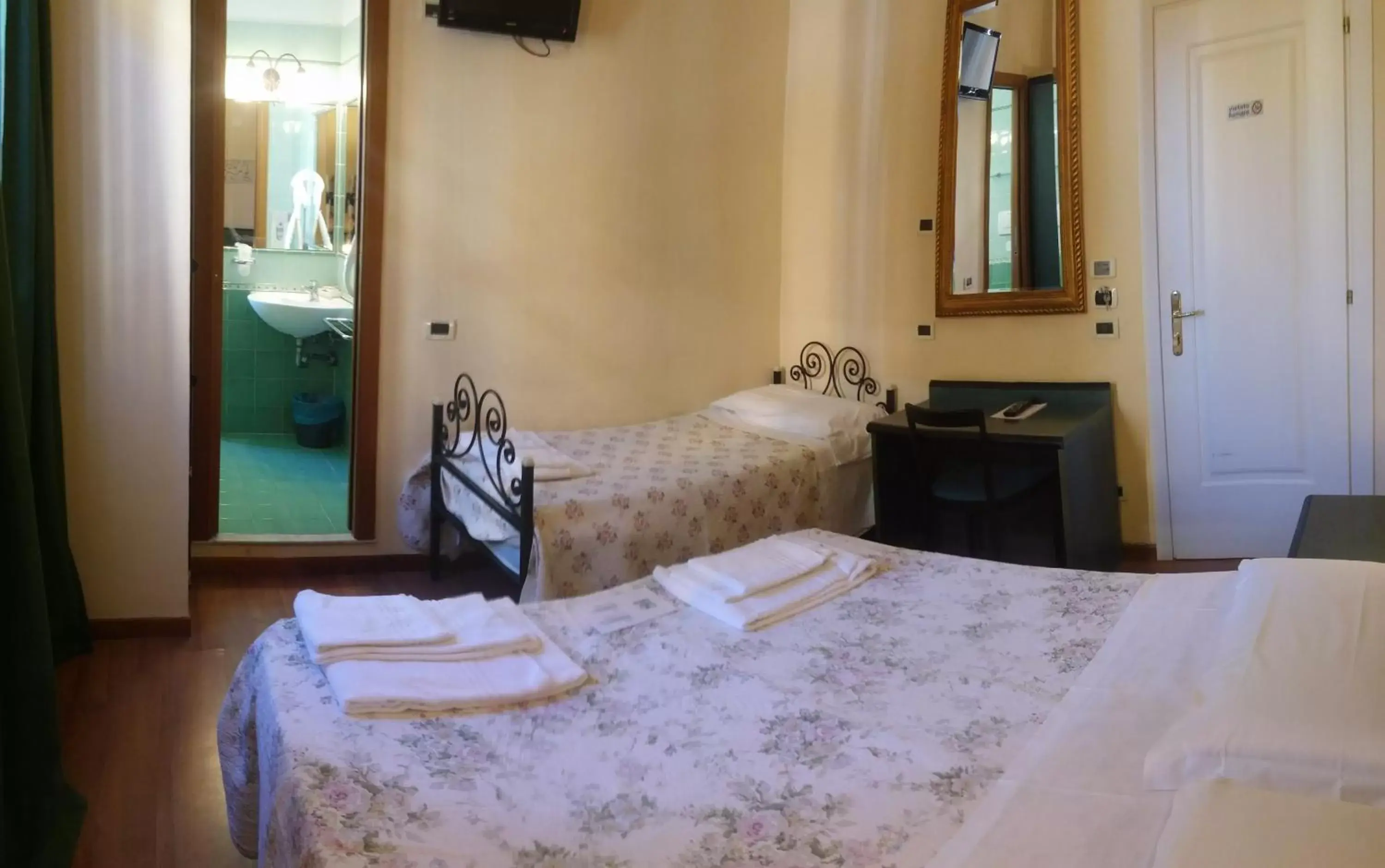 Photo of the whole room, Bed in Hotel Prati