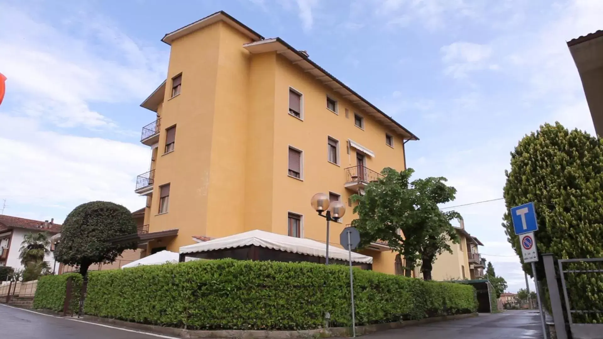 Facade/entrance, Property Building in La Gustea Hotel & Cucina