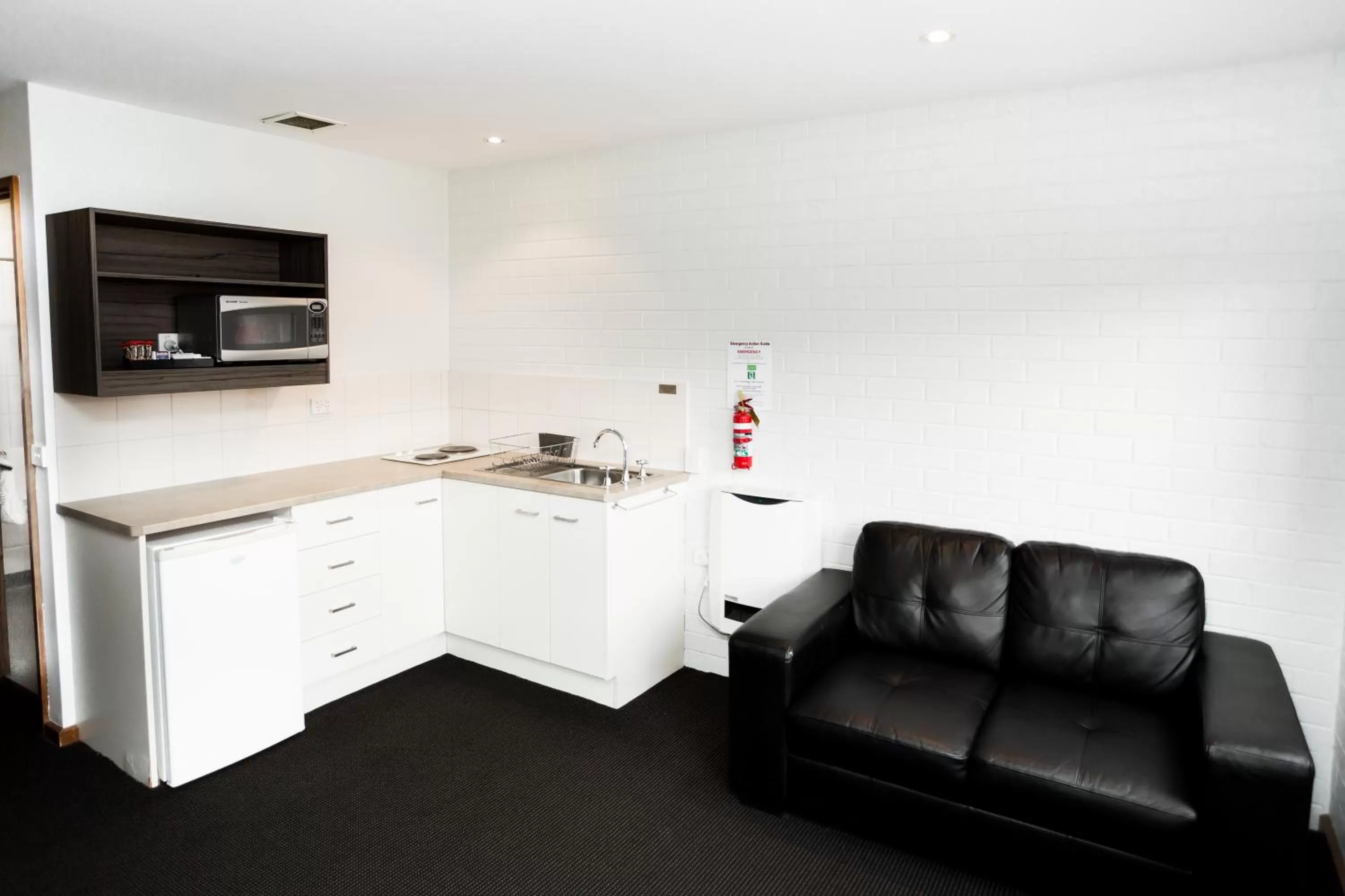 Kitchen or kitchenette in Bay Hotel Apartments