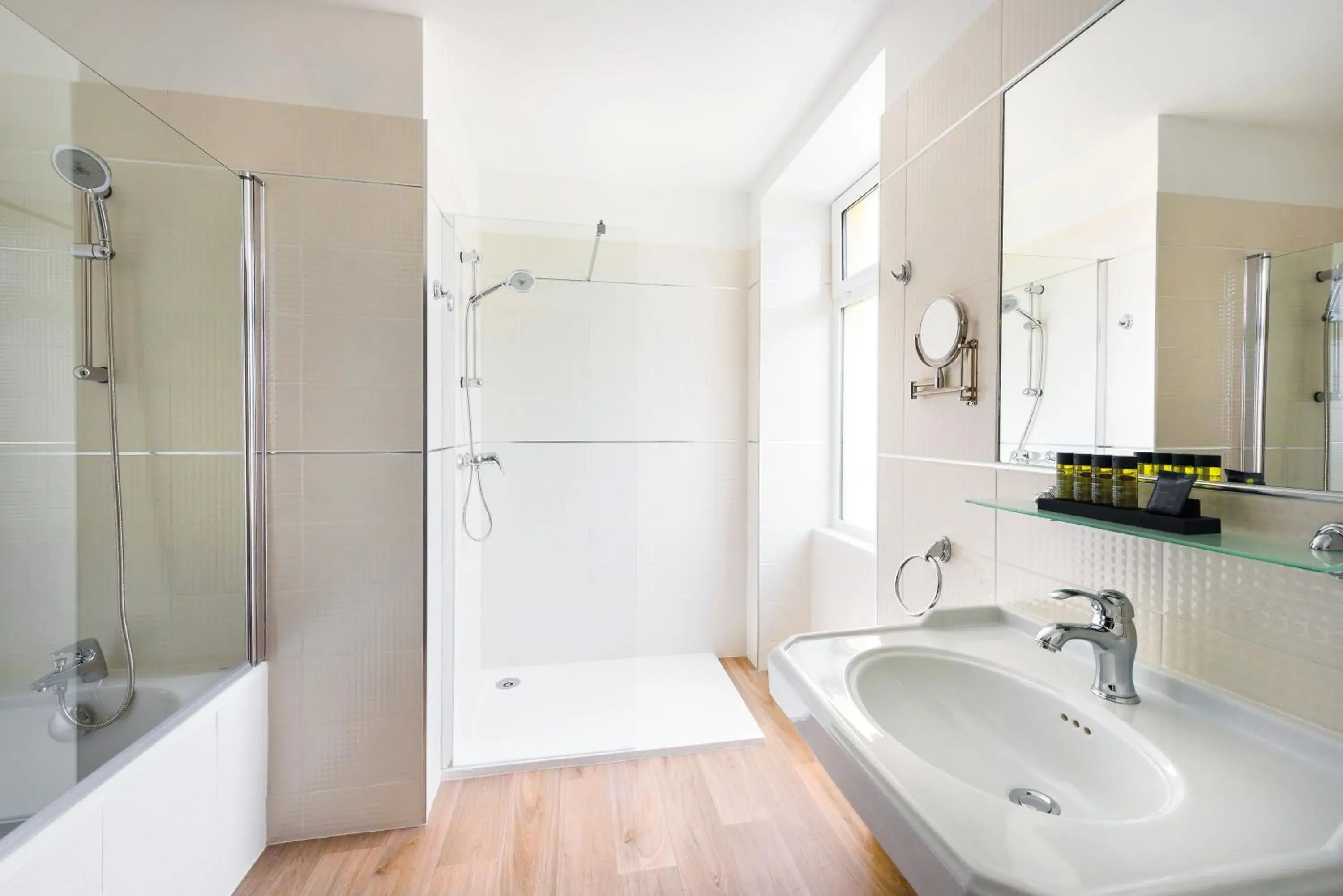 Shower, Bathroom in Appart City Nimes Arenes