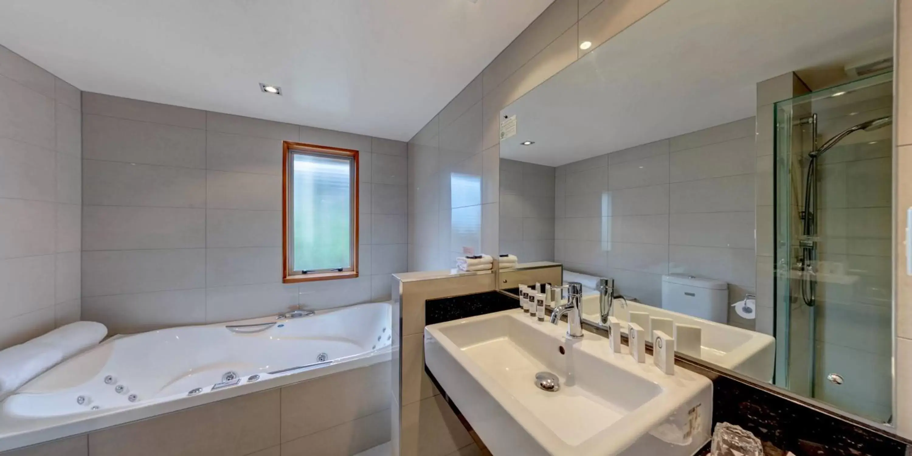 Bathroom in Distinction Te Anau Hotel & Villas