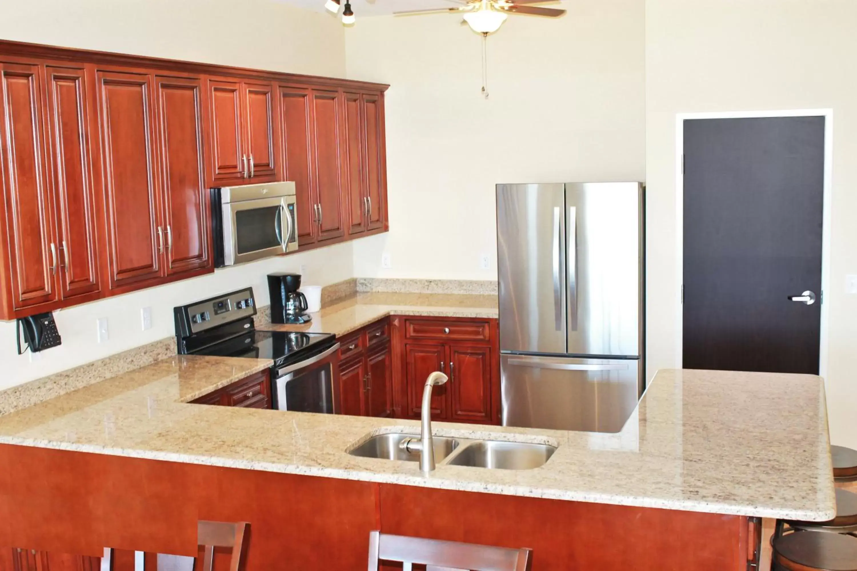 Kitchen or kitchenette, Kitchen/Kitchenette in Key West Resort - Lake Dora