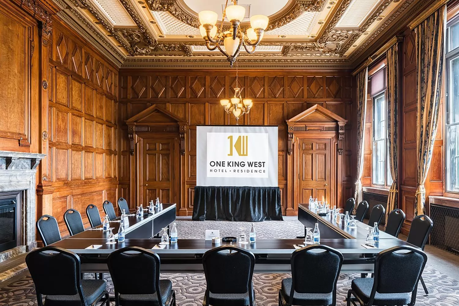 Banquet/Function facilities in One King West Hotel and Residence