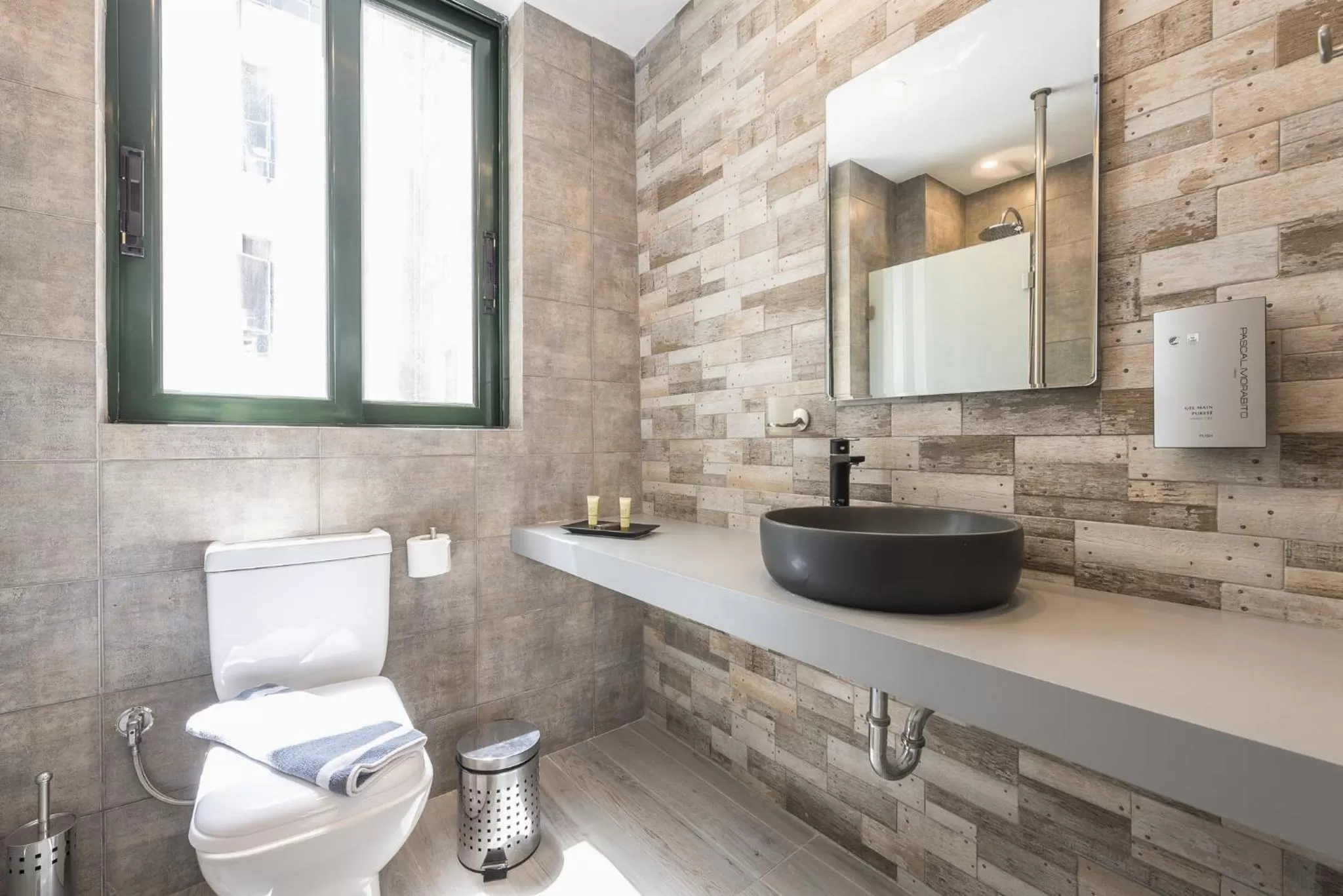 Bathroom in Athens Lights