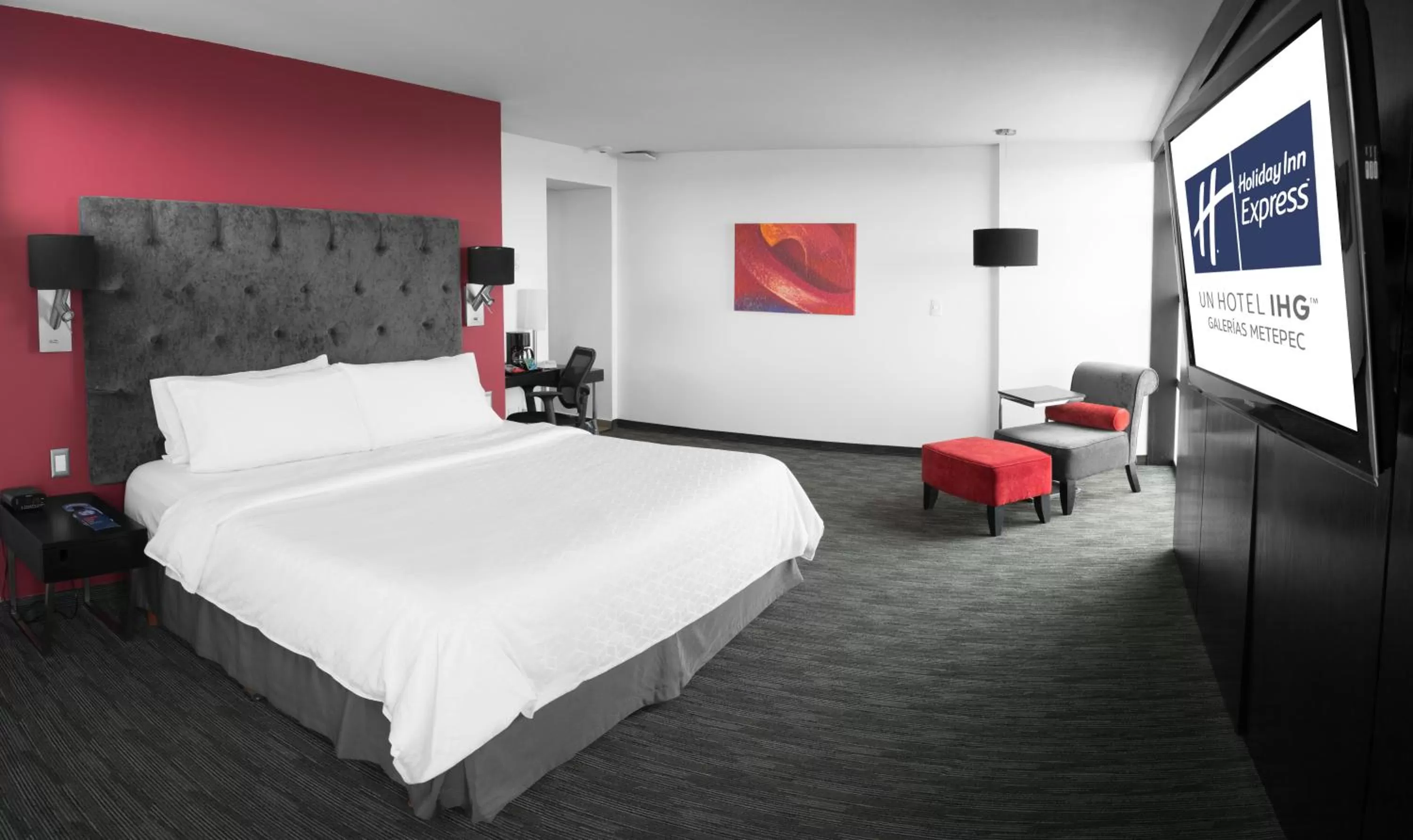 Photo of the whole room, Bed in Holiday Inn Express Toluca Galerias Metepec by IHG