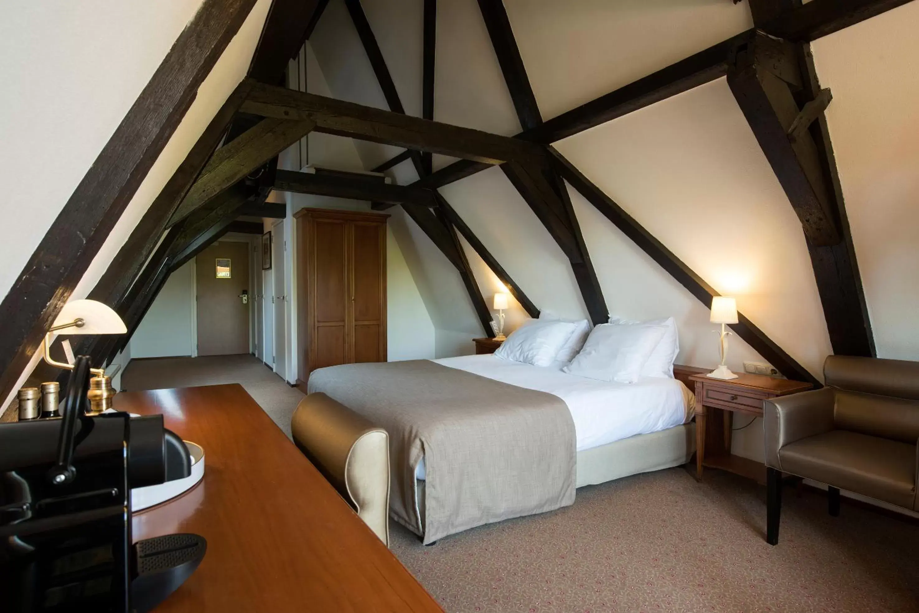 Photo of the whole room, Bed in Dikker & Thijs Hotel