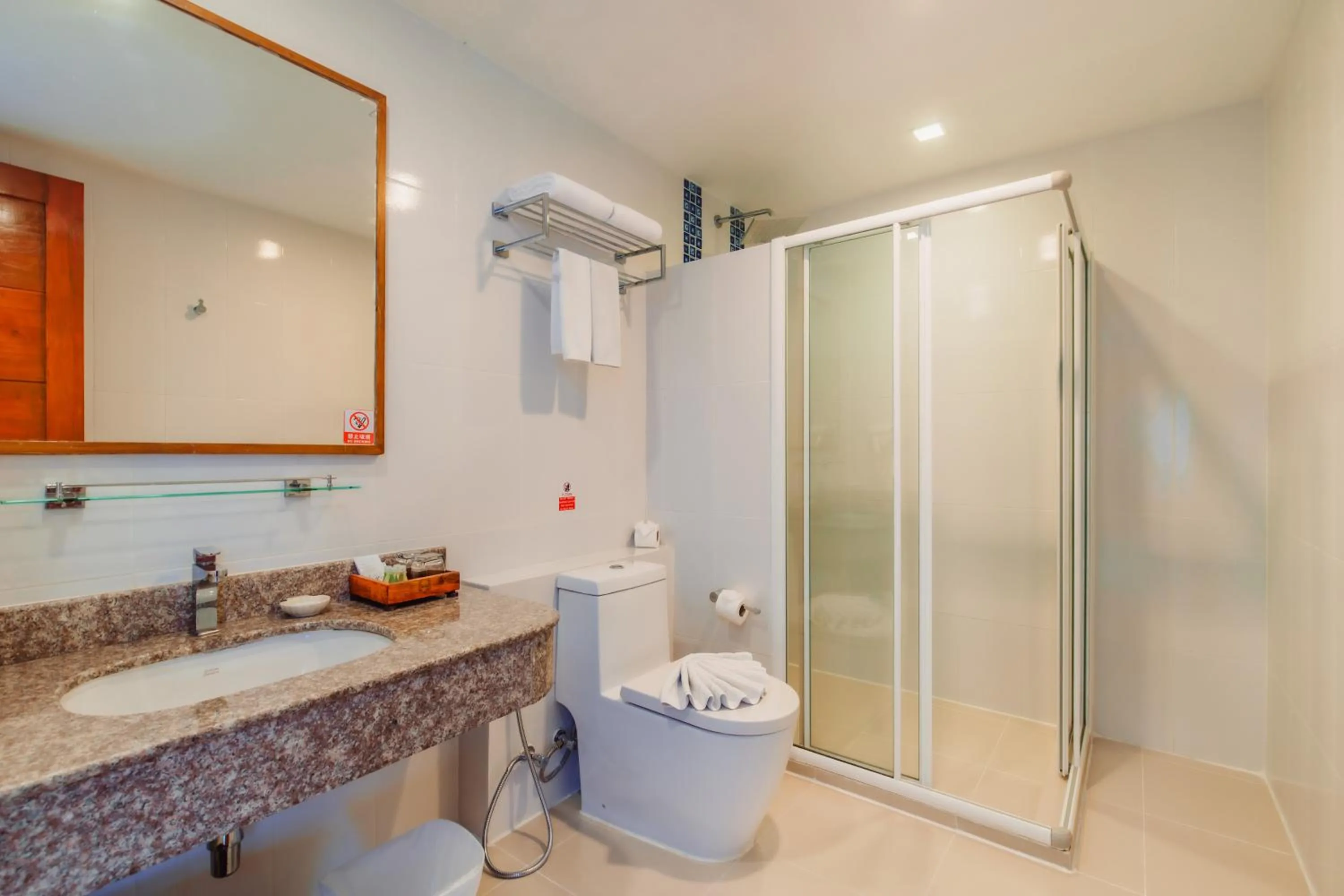 Shower in Elite Suites Patong