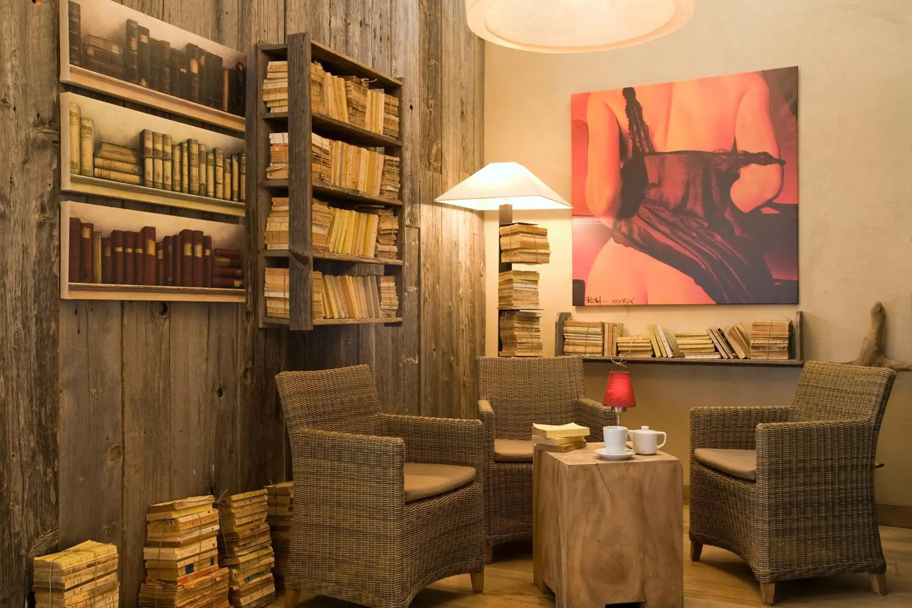 Lounge or bar in ibis Styles Cholet Lounge or bar in ibis Styles Cholet