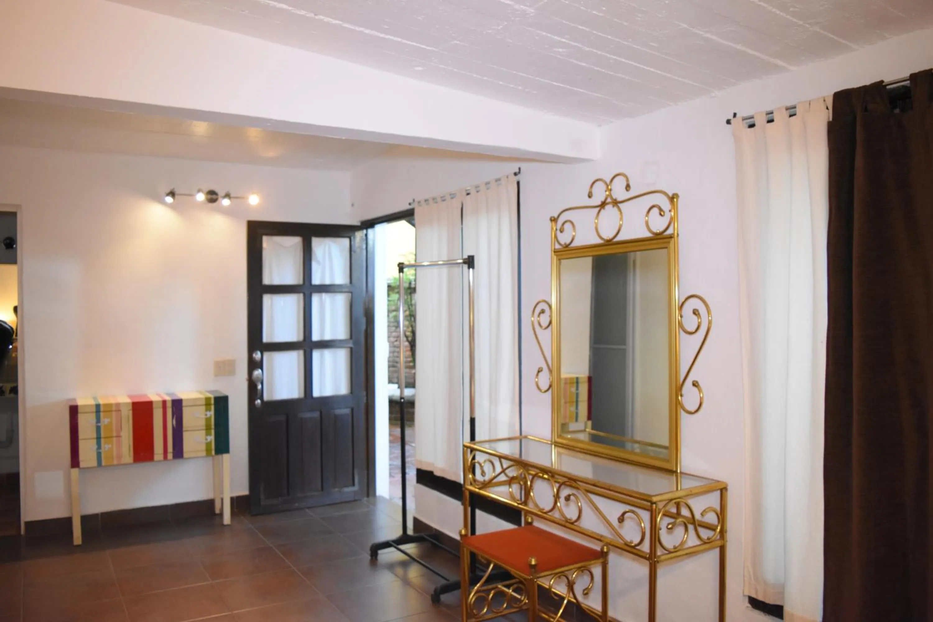 Photo of the whole room in La Joyita Cuernavaca