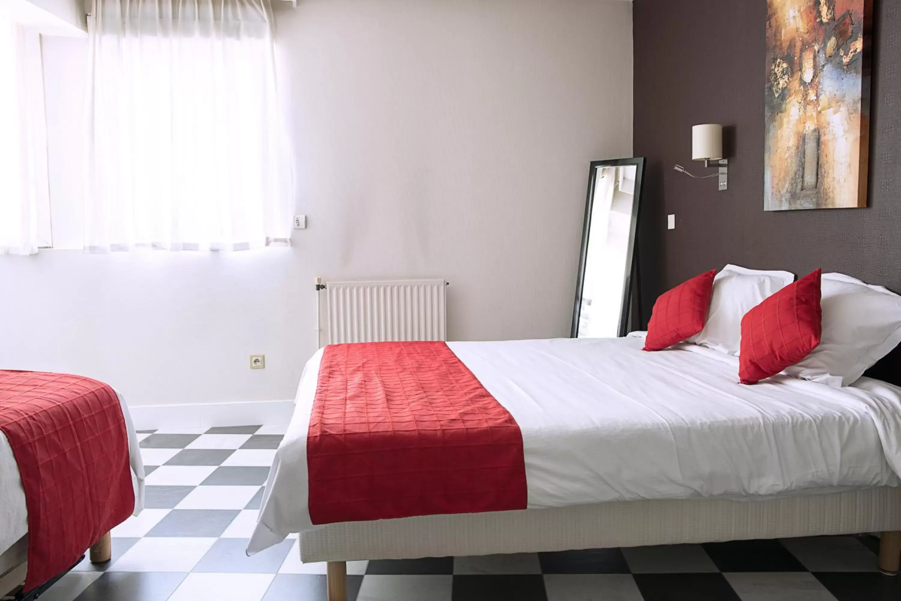 Bed in Cit'Hotel Europeen