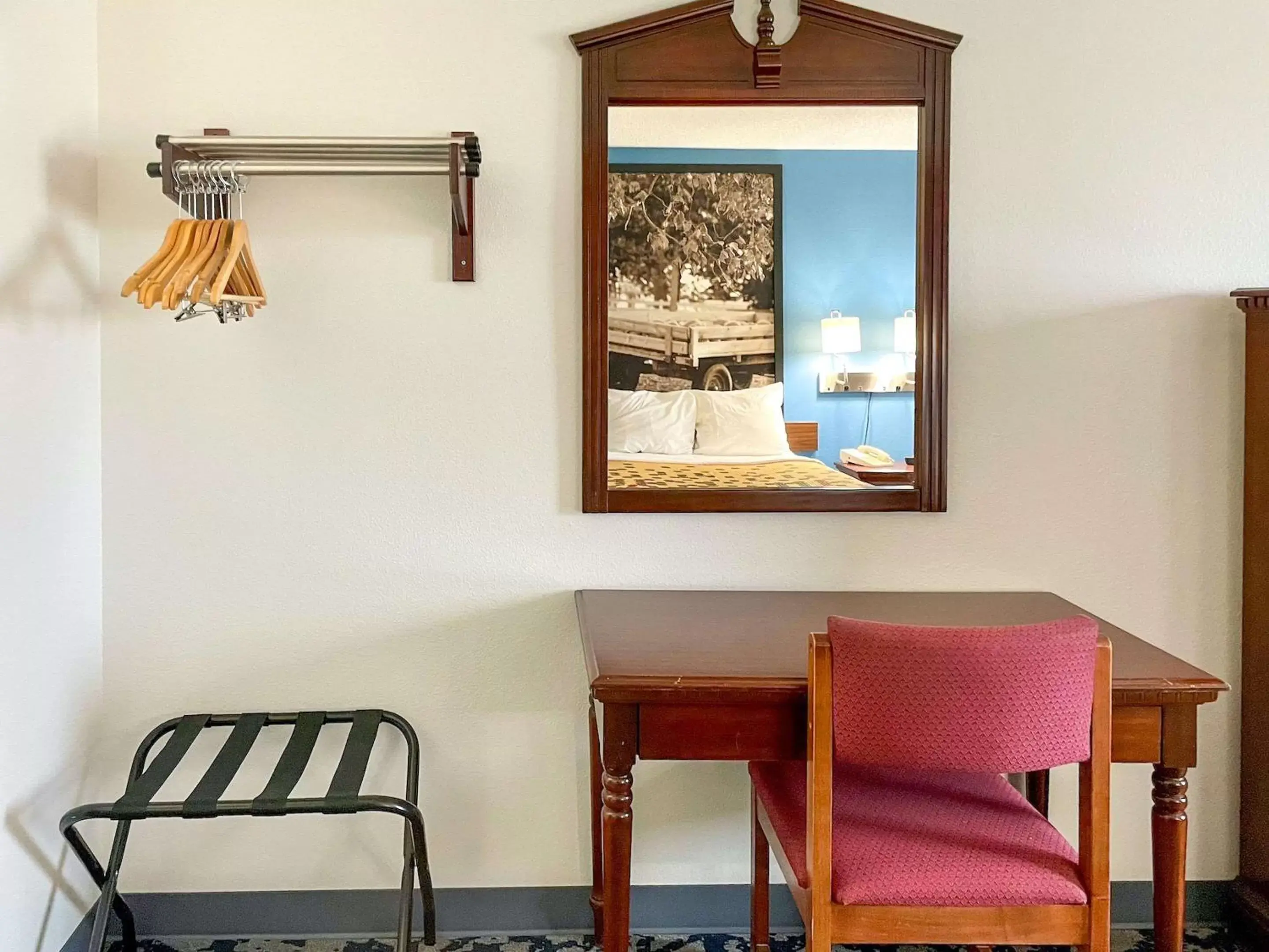 Standard King Room - Non-Smoking in Rodeway Inn near I-35 Lamoni Standard King Room - Non-Smoking in Rodeway Inn near I-35 Lamoni