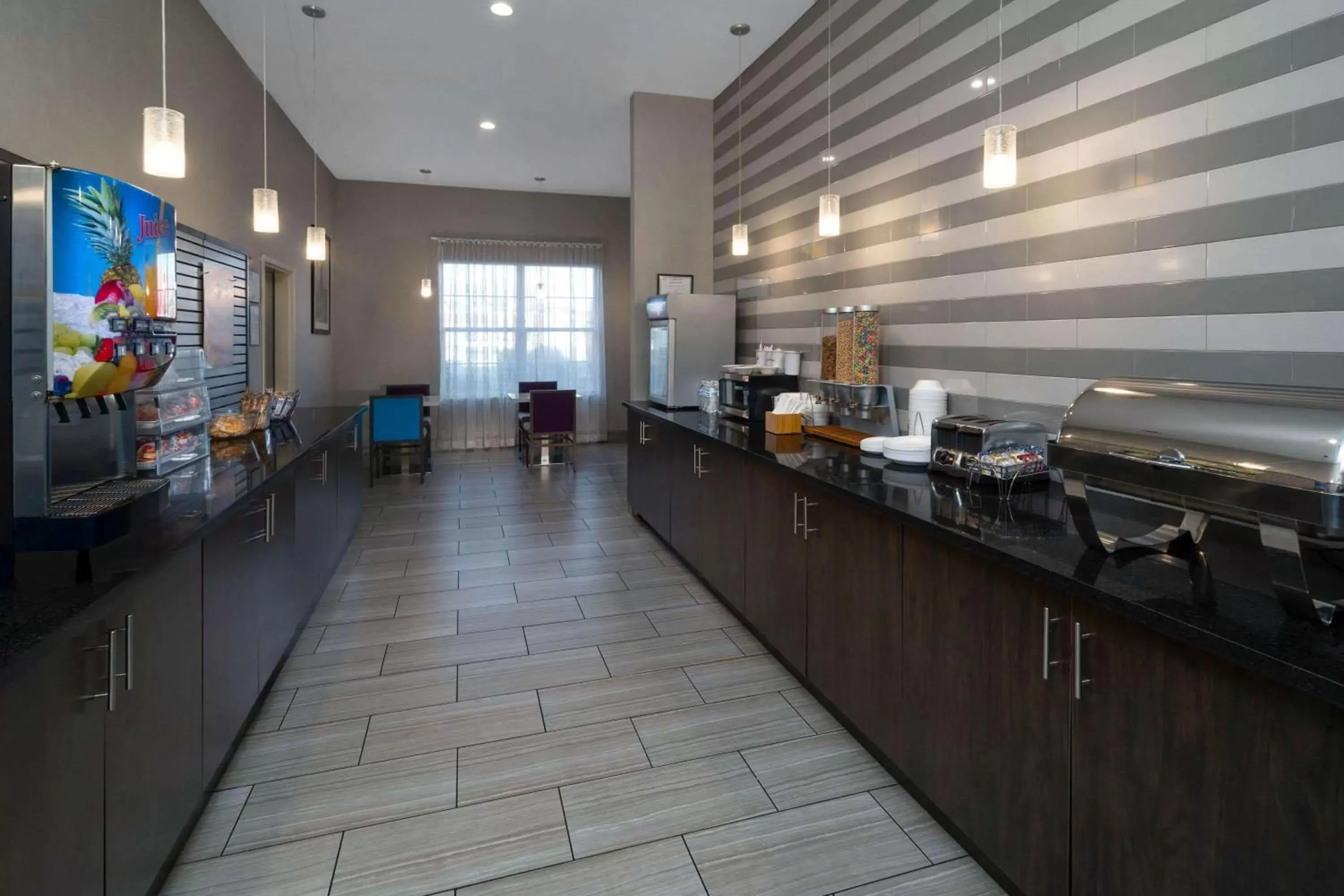 Restaurant/places to eat in La Quinta by Wyndham Forsyth Restaurant/places to eat in La Quinta by Wyndham Forsyth