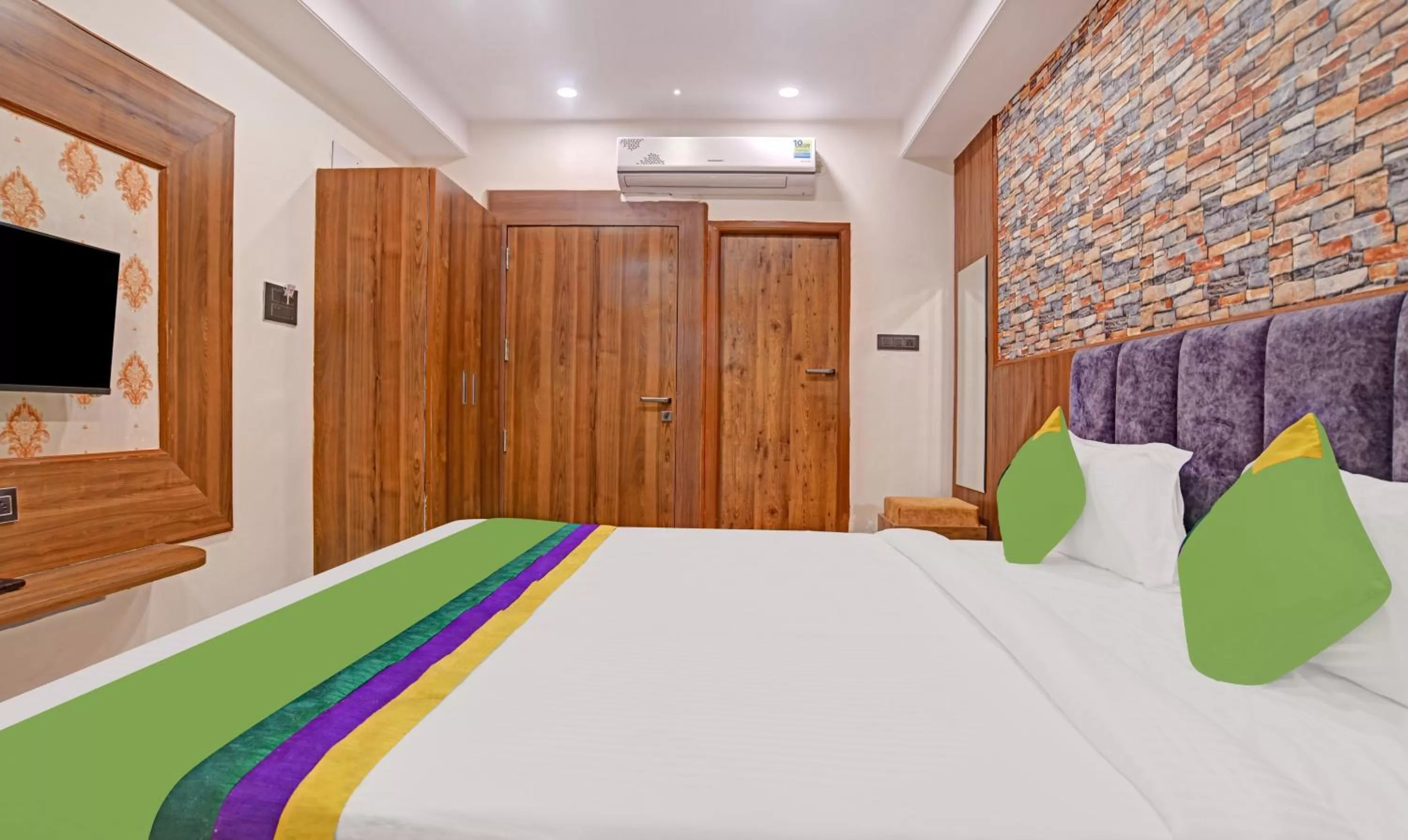 Bedroom, Bed in Treebo Merit