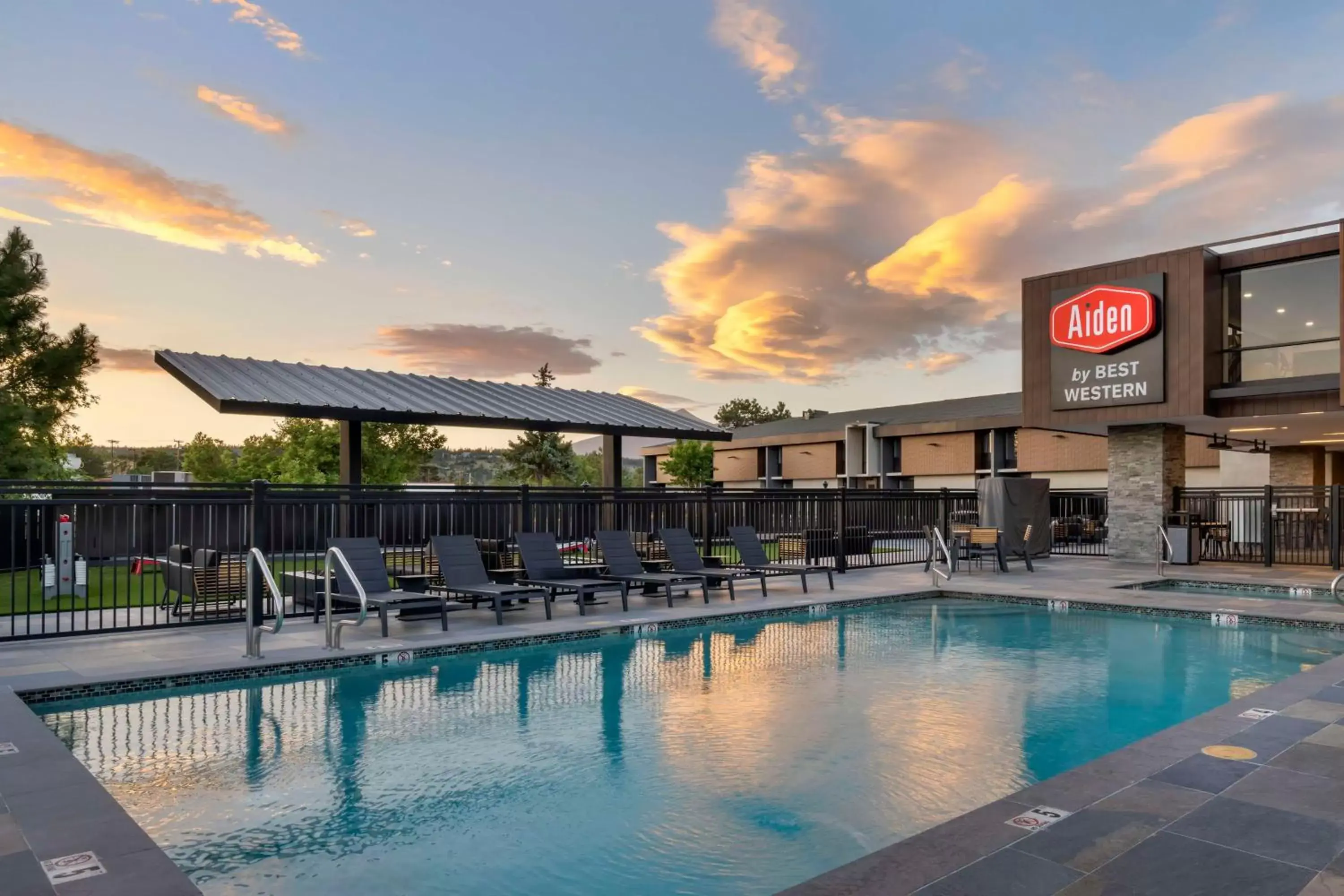 Property building, Swimming Pool in Aiden by Best Western Flagstaff