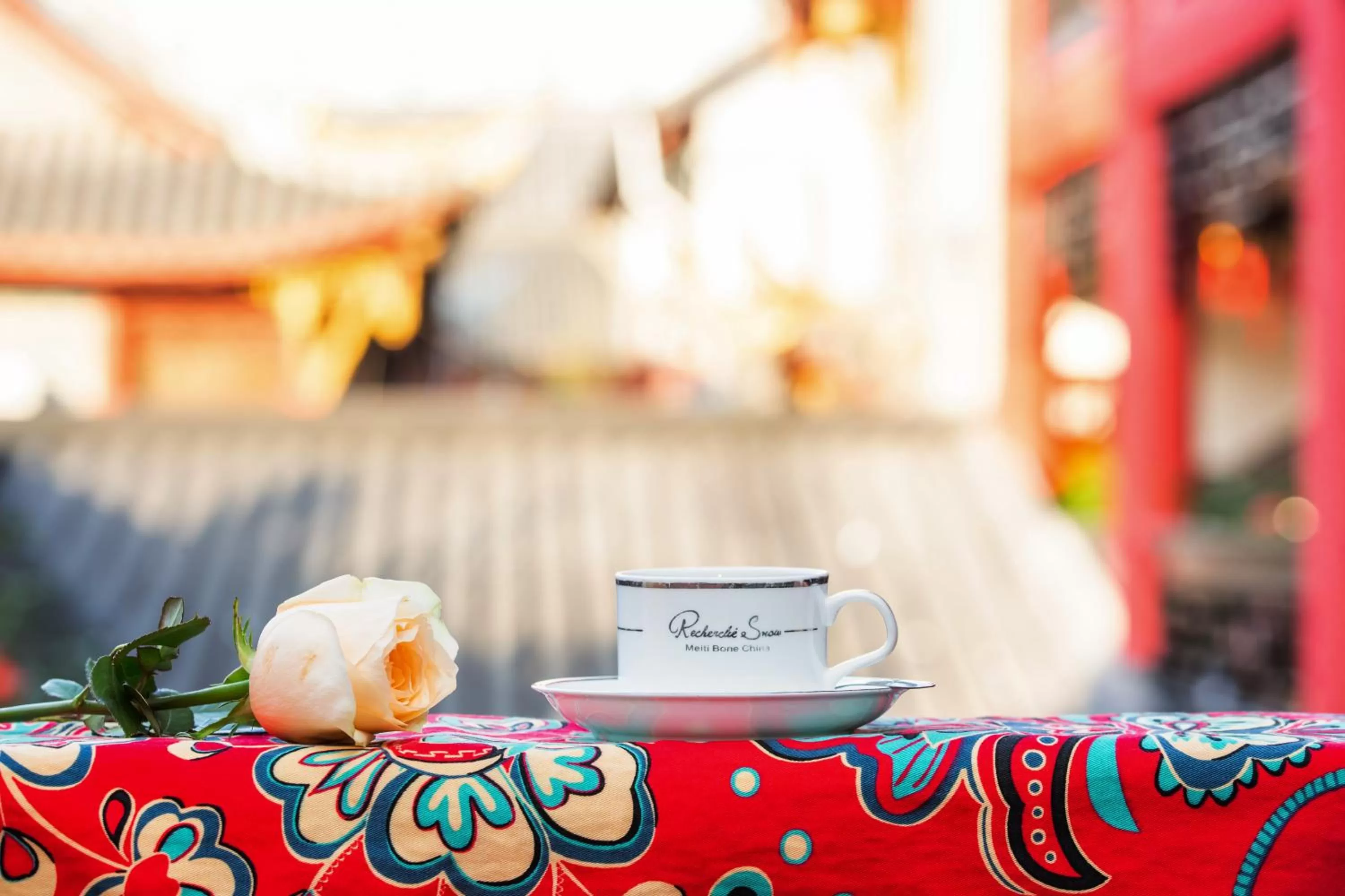 Coffee/tea facilities in Wenjun Courtyard Hotel---3mins walk from Tonghuimen metro station ,next to People`s Park, fluent English service ,travel agency