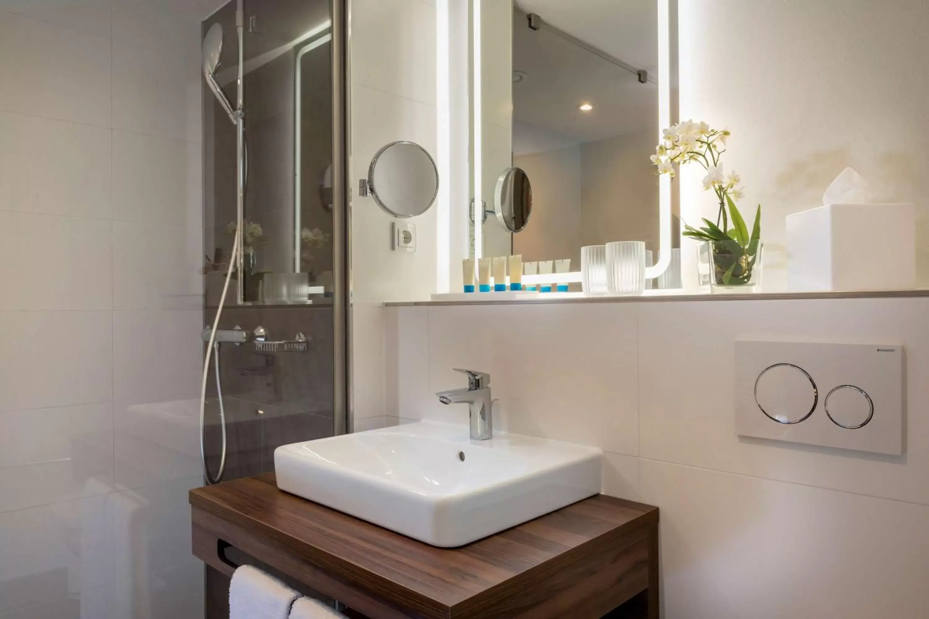 Bathroom in Hyatt House Frankfurt Eschborn Bathroom in Hyatt House Frankfurt Eschborn