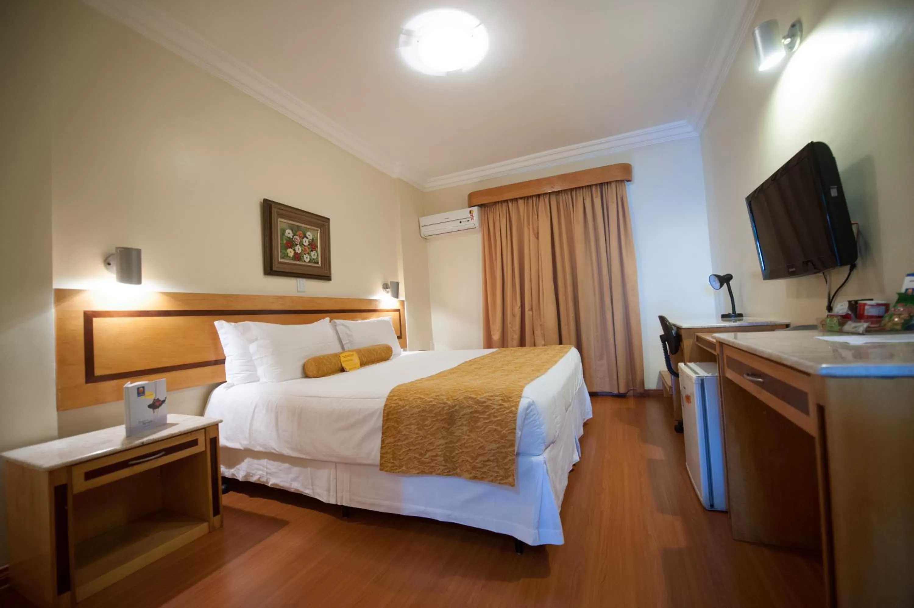 Bedroom, Bed in Carlton Plaza São José dos Campos