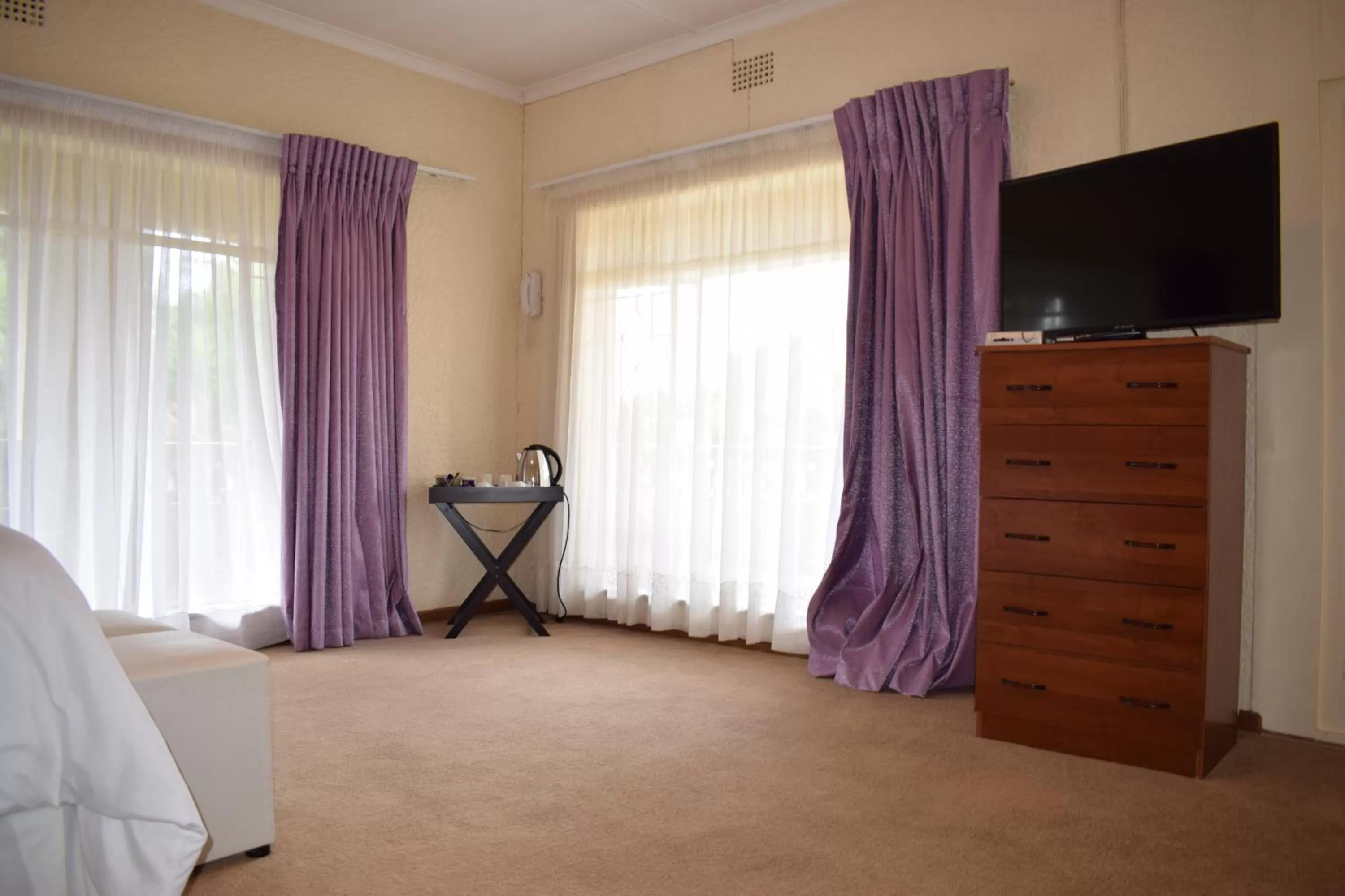 Photo of the whole room in Moye Guest House