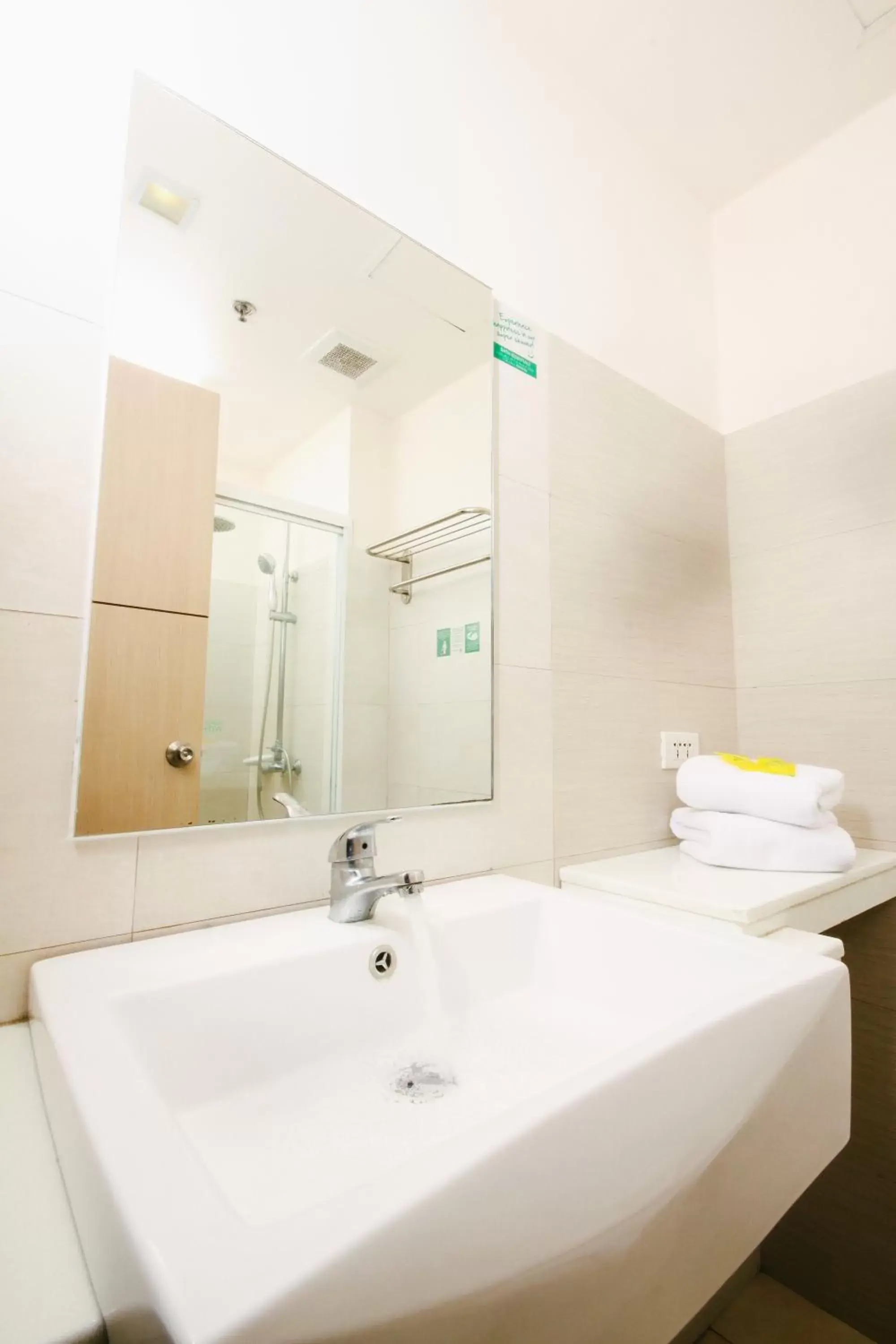 Bathroom in Go Hotels Ortigas Center