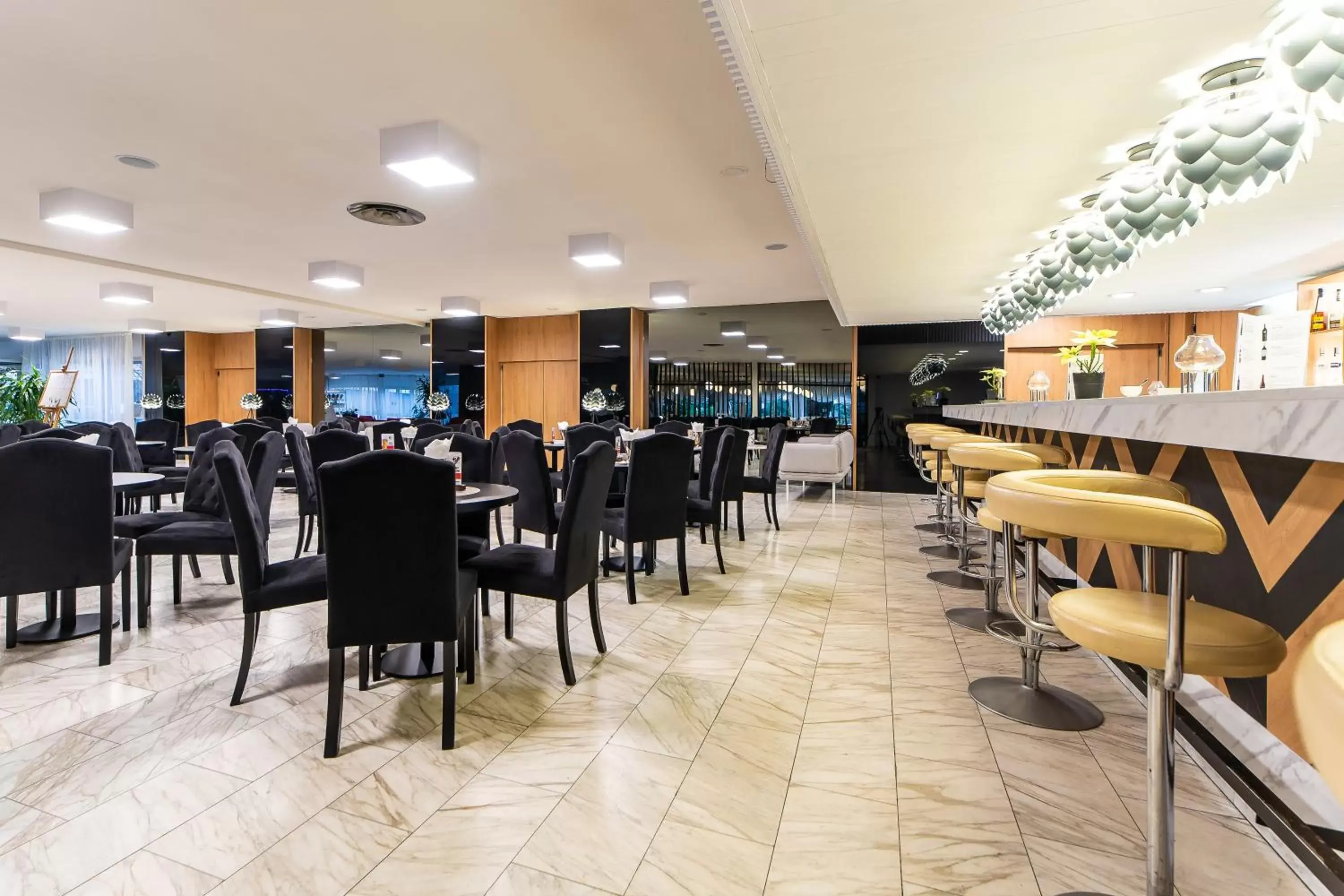 Lounge or bar, Restaurant/Places to Eat in Hotel Solny