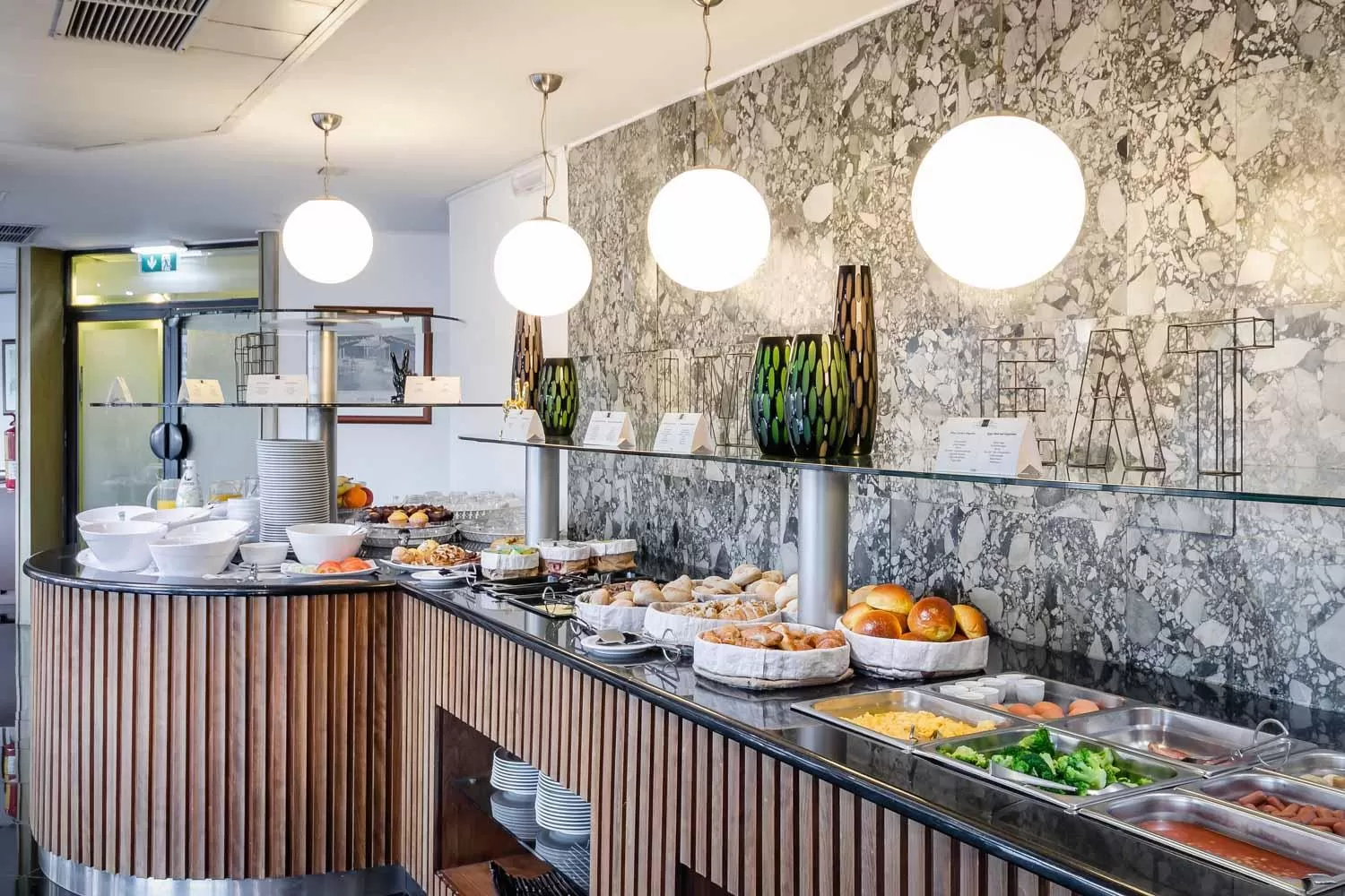 Restaurant/places to eat in Hotel Florida