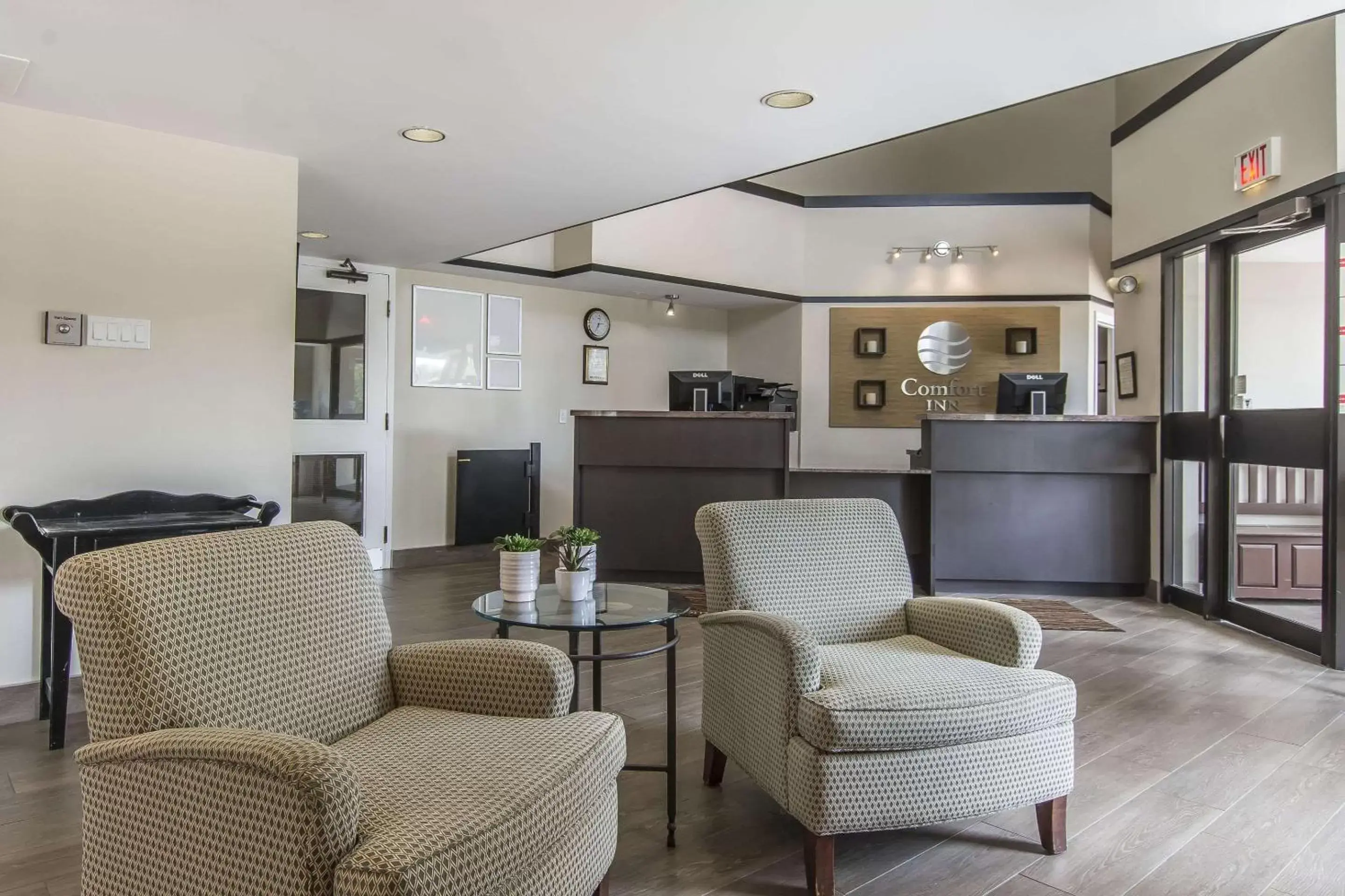 Lobby or reception, Seating Area in Comfort Inn Huntsville