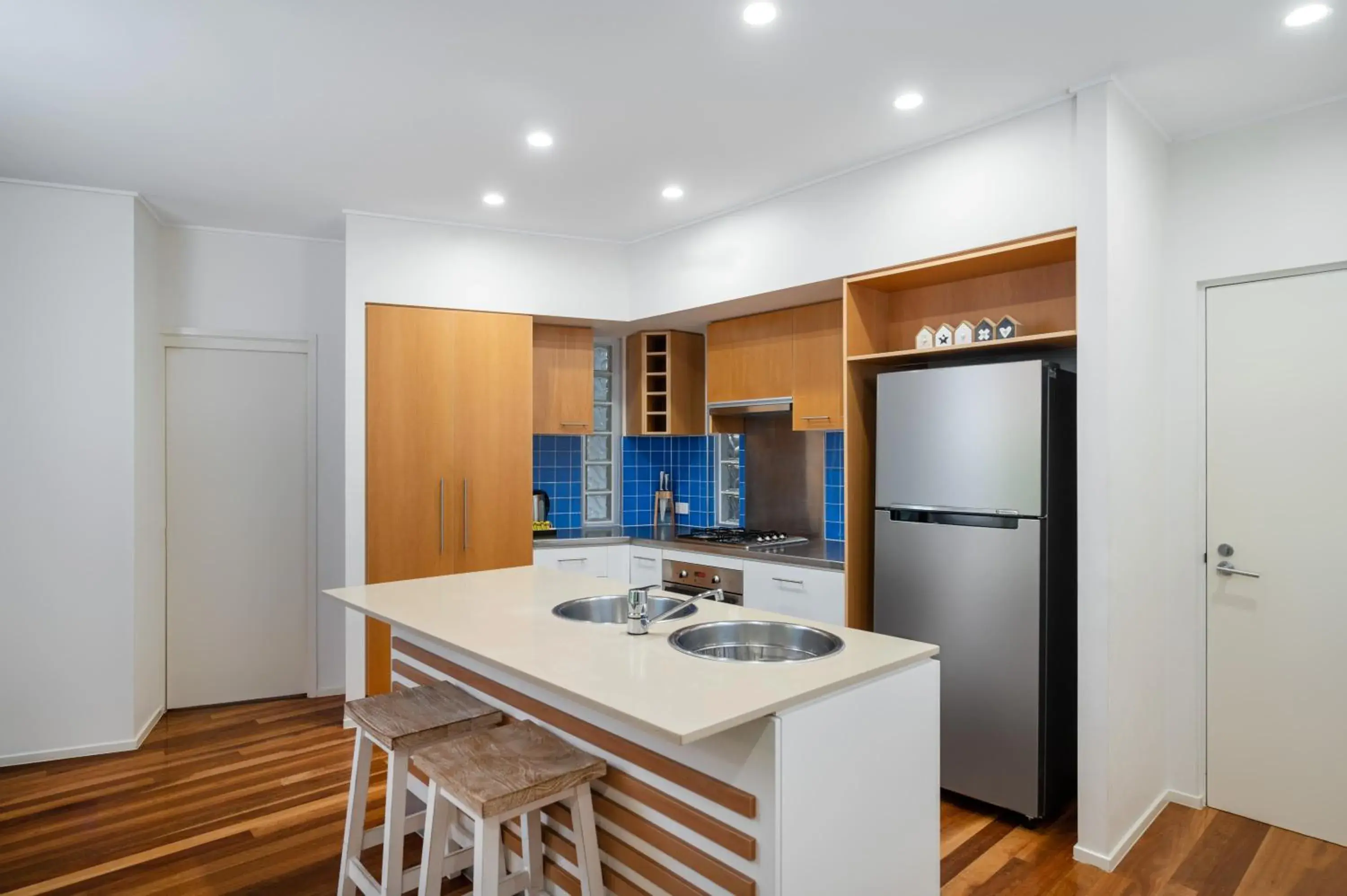 Kitchen or kitchenette, Bathroom in The Sebel Twin Waters