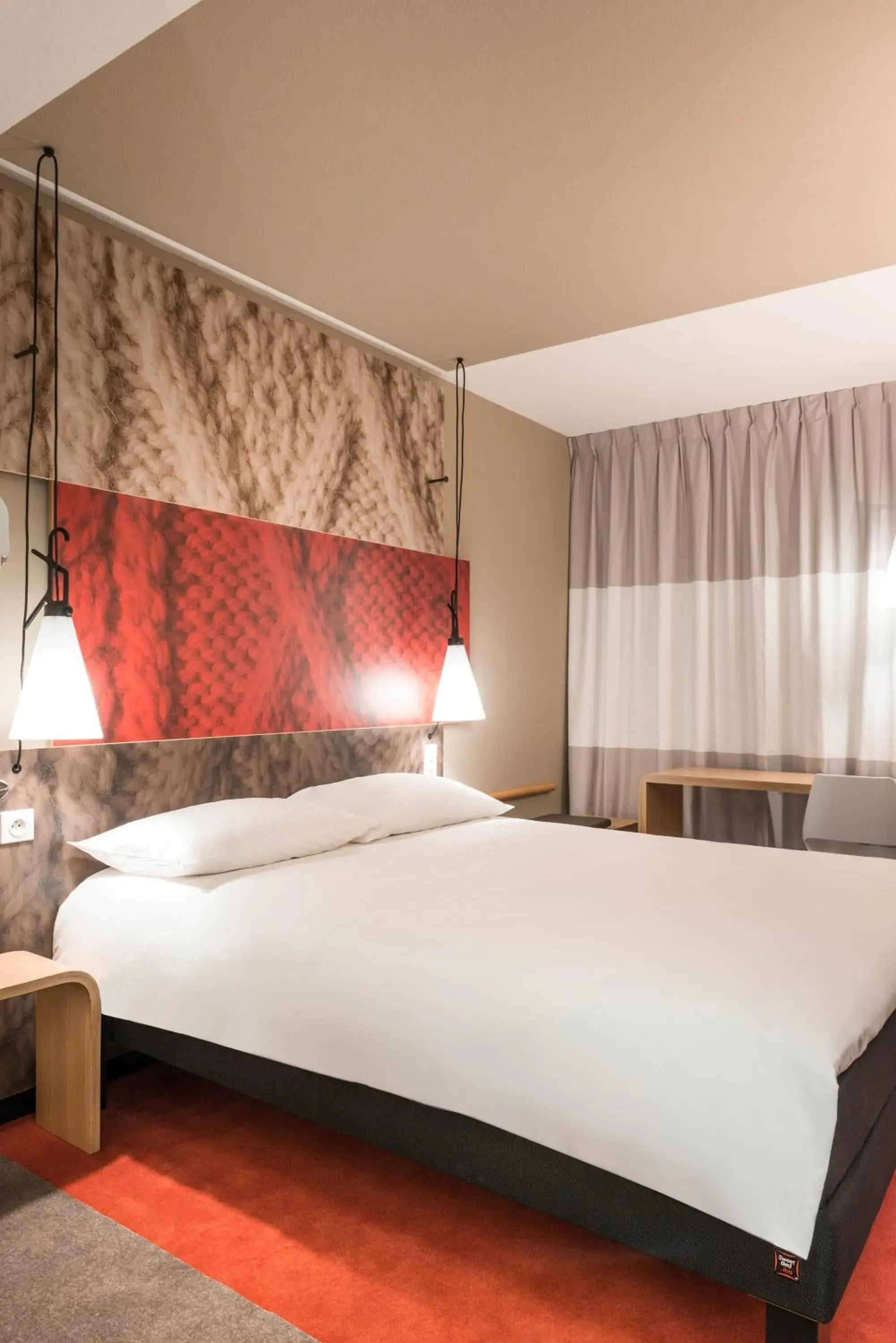 Bedroom, Bed in ibis Paris Gare du Nord La Fayette Bedroom, Bed in ibis Paris Gare du Nord La Fayette