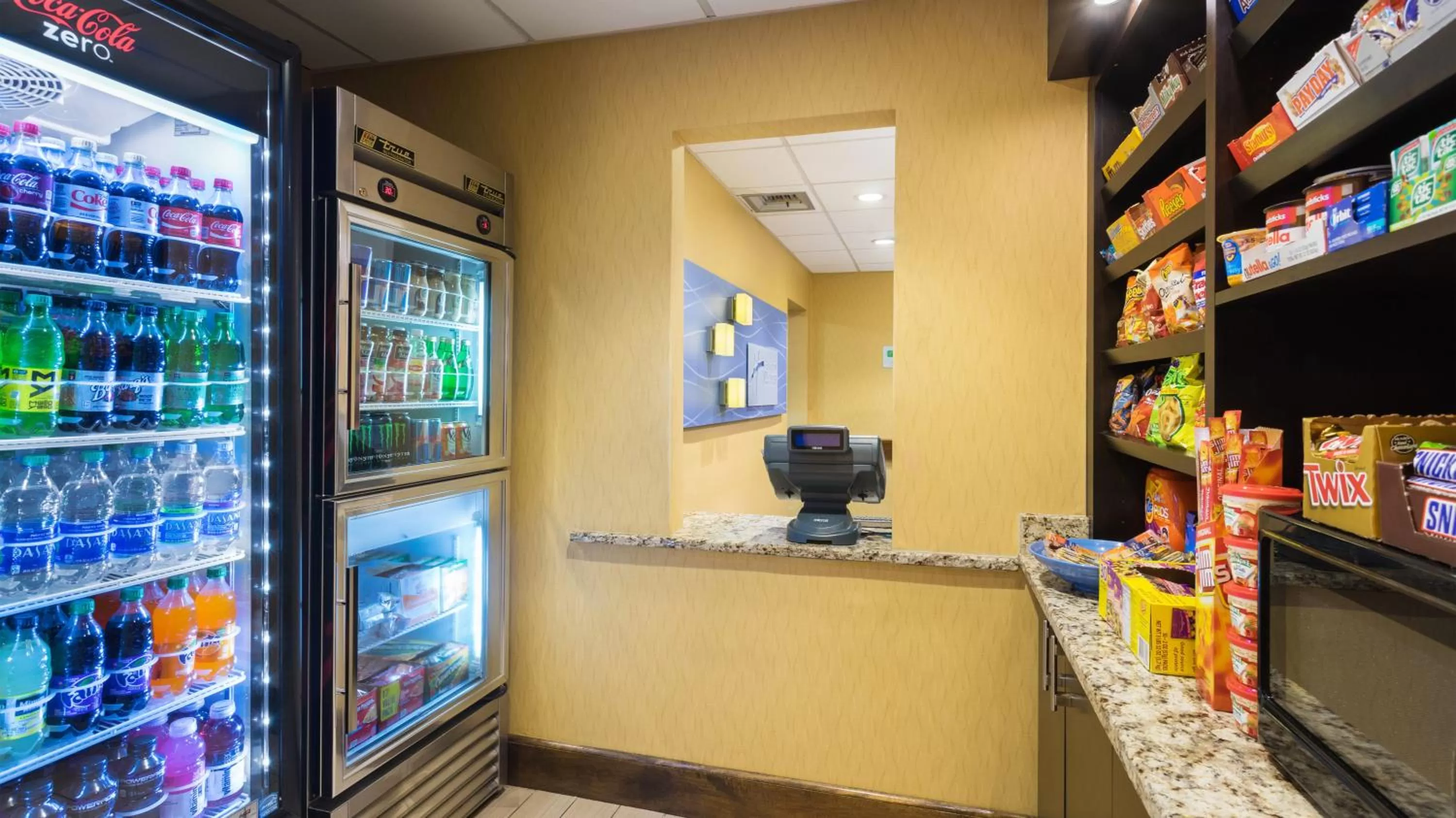 Lobby or reception in Holiday Inn Express Charleston-Civic Center by IHG