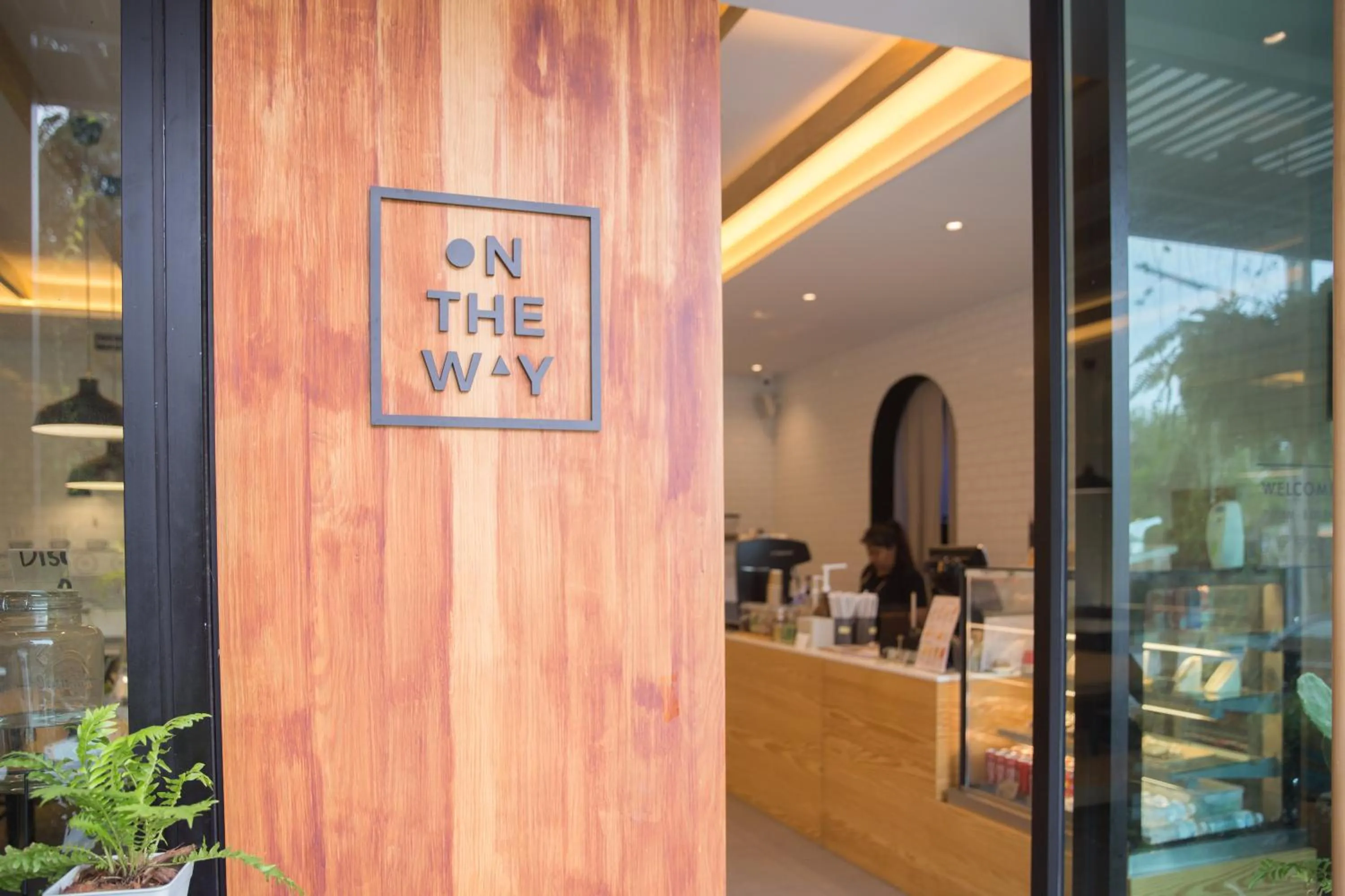 Restaurant/places to eat in The Journey Hotel Laksi