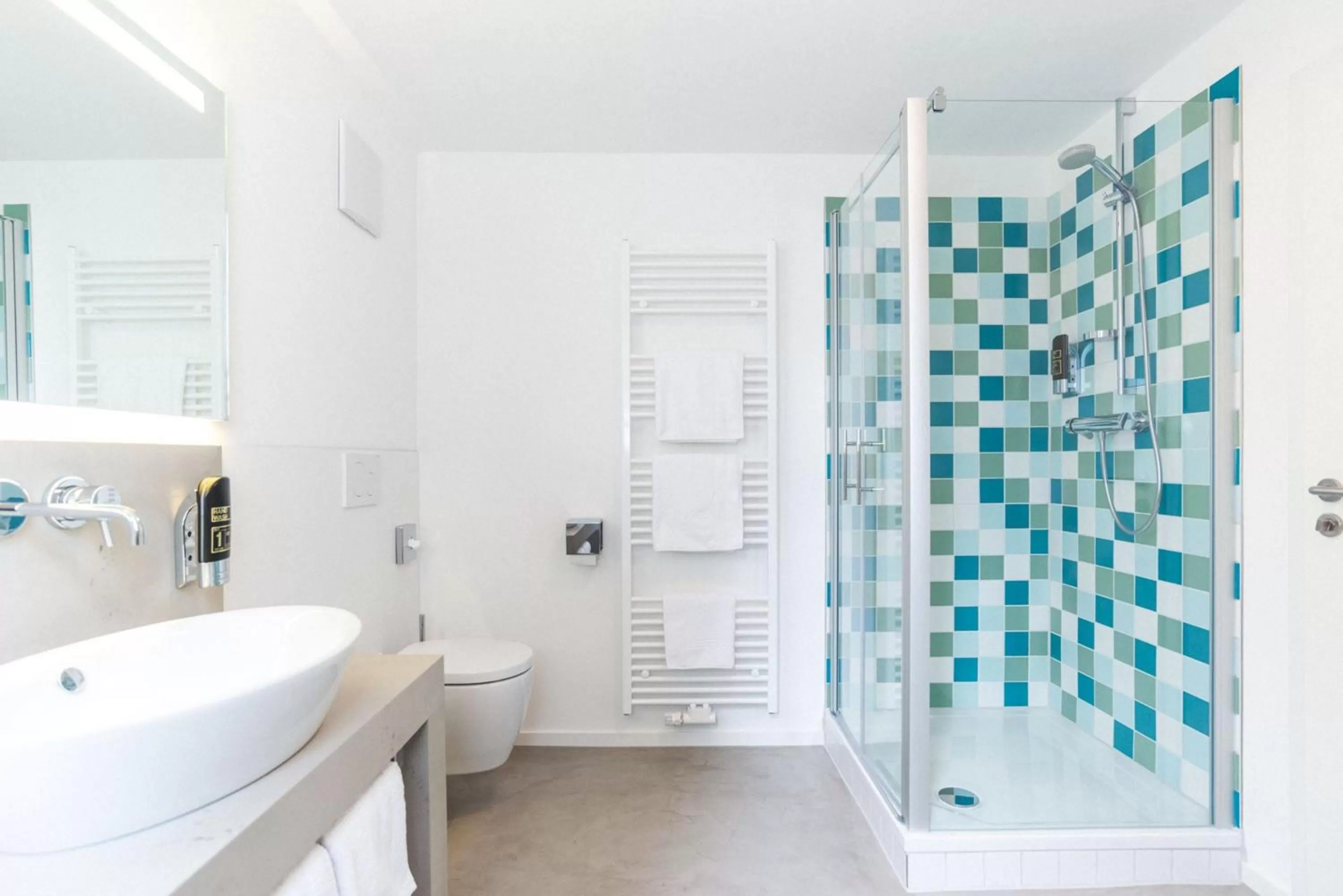 Shower in Ulmer Münster Hotel