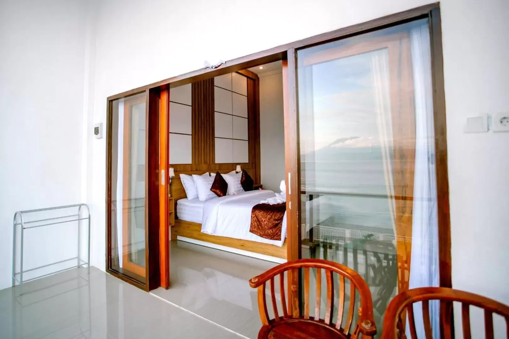 Balcony/Terrace, Bed in Samuh Sunset Hotel