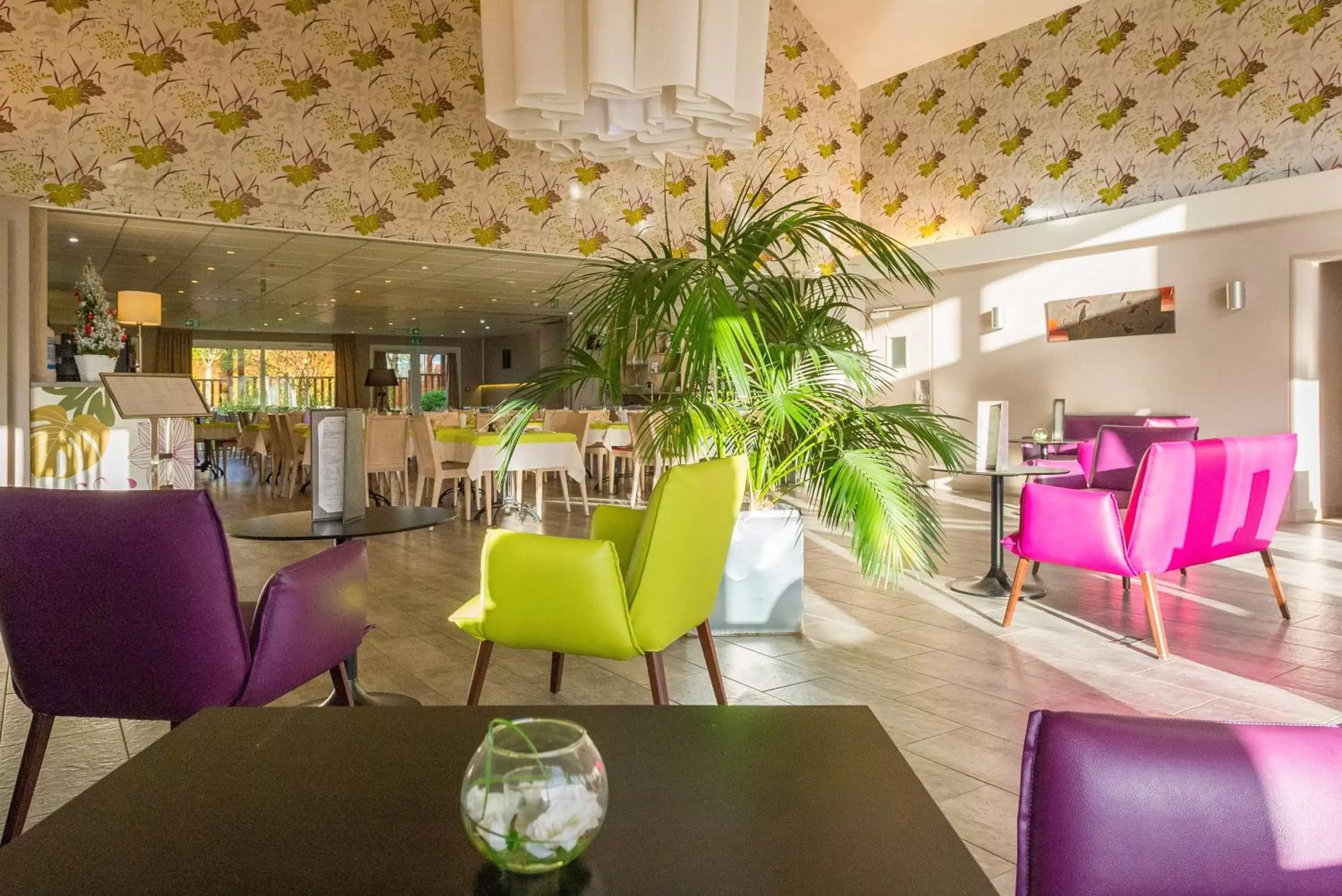 Lobby or reception, Lounge/Bar in Best Western Amarys Rambouillet
