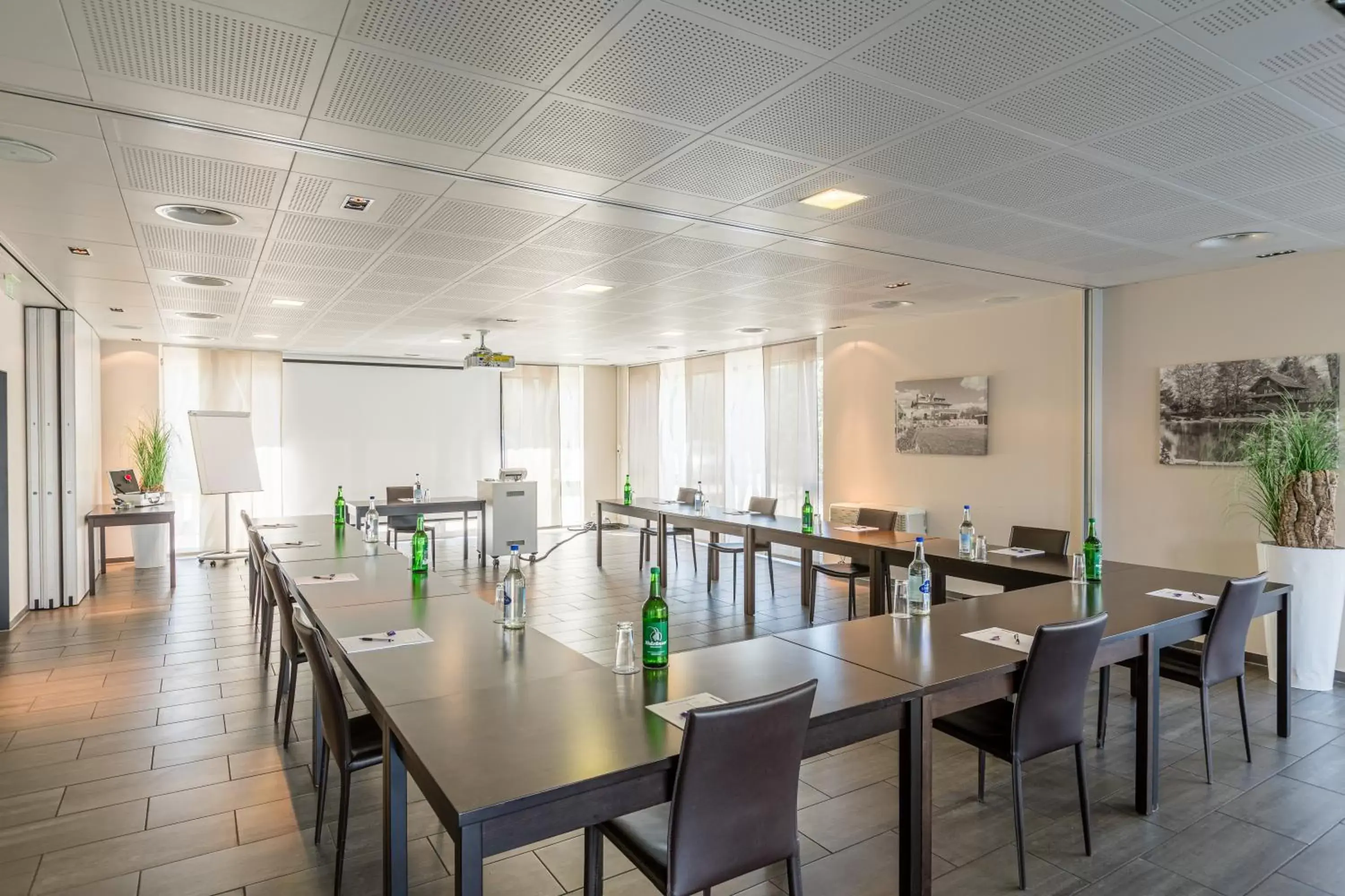 Business facilities, Restaurant/Places to Eat in Aarau West Swiss Quality Hotel